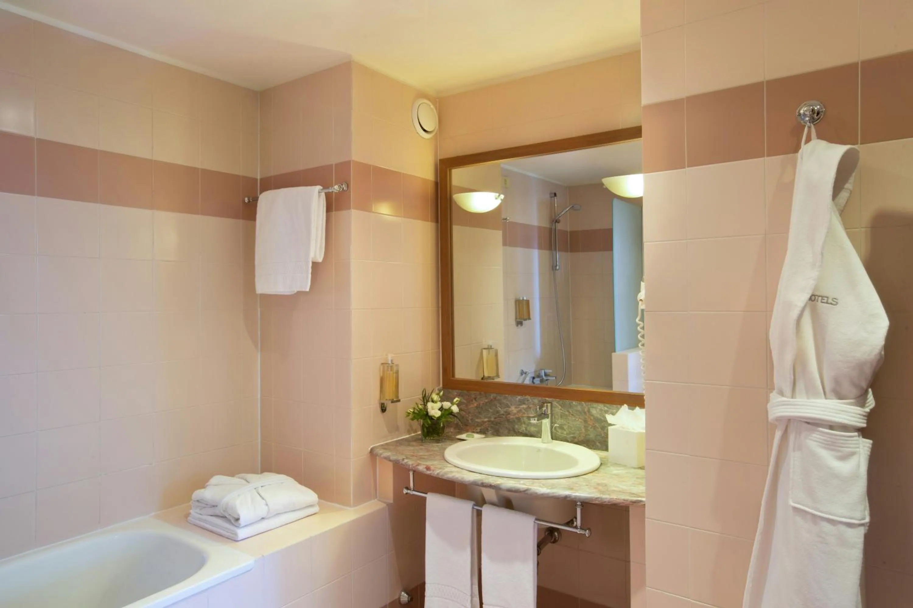 Bathroom in Starhotels Business Palace