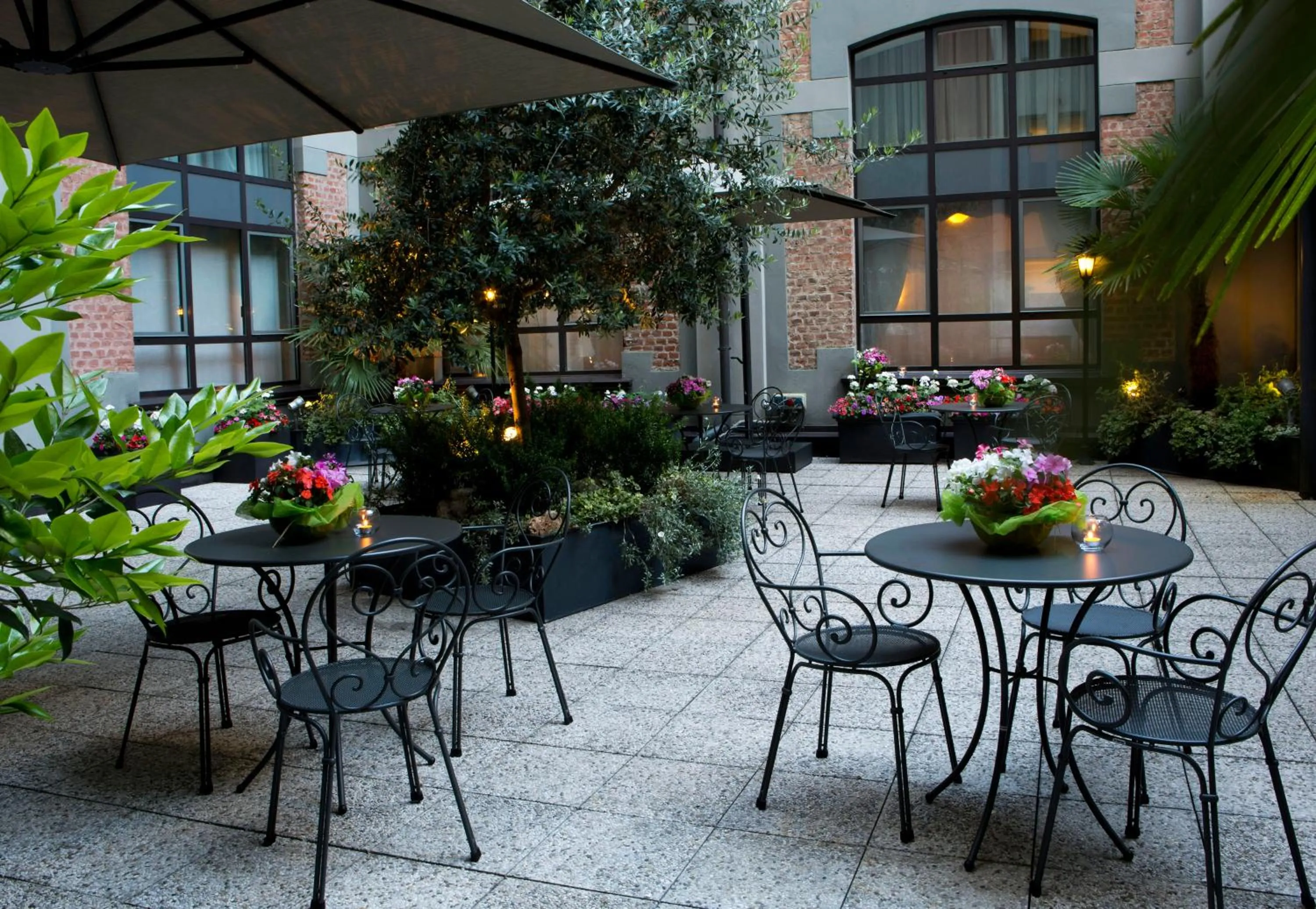 Inner courtyard view in Starhotels Business Palace