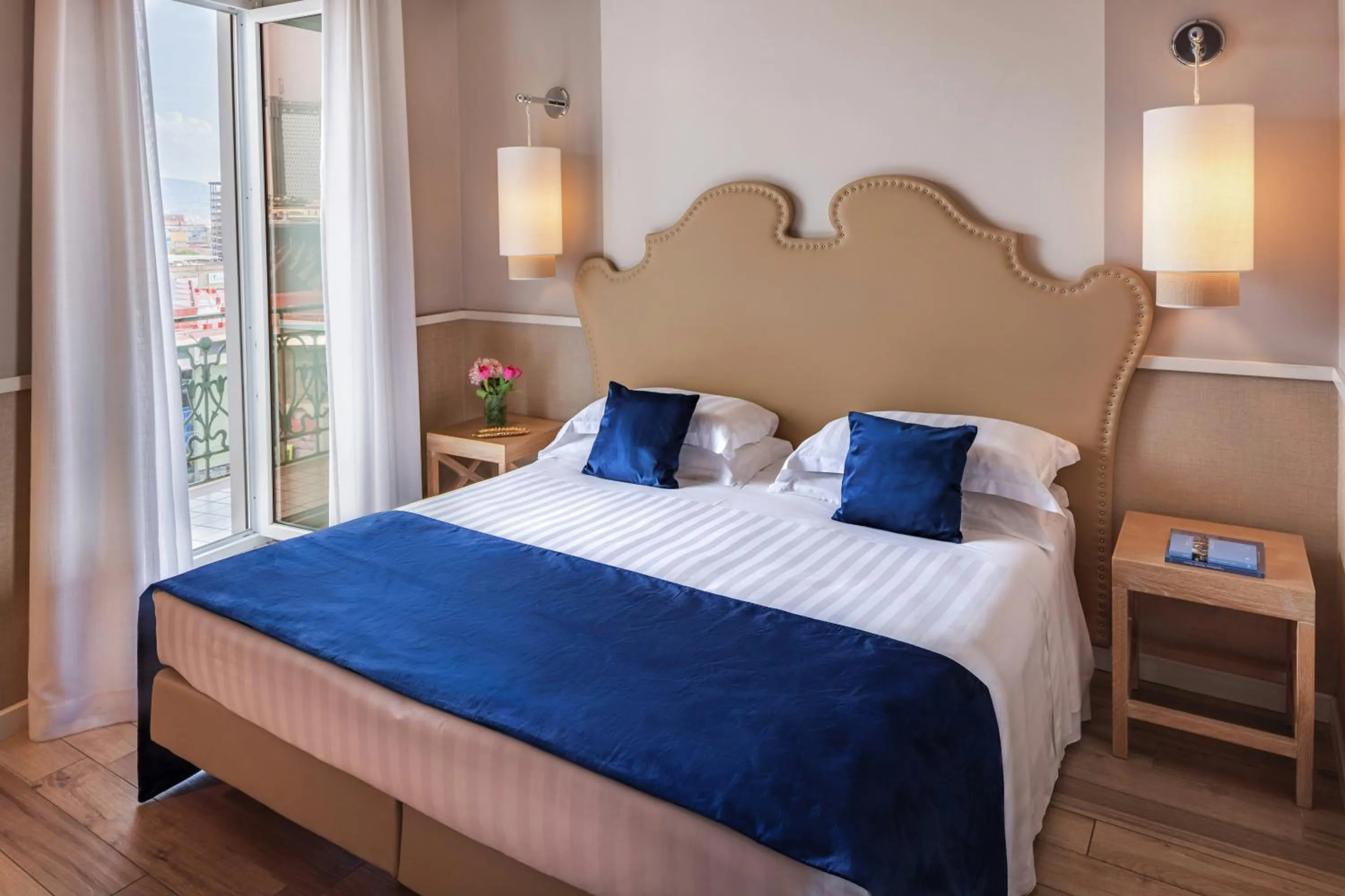 Photo of the whole room, Bed in Starhotels Terminus