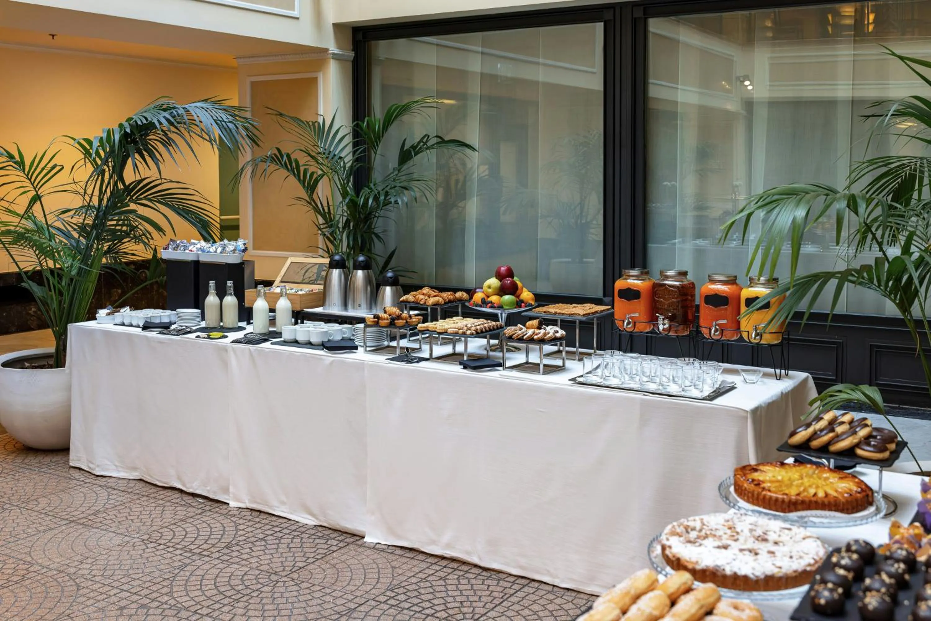 Inner courtyard view in Starhotels Du Parc