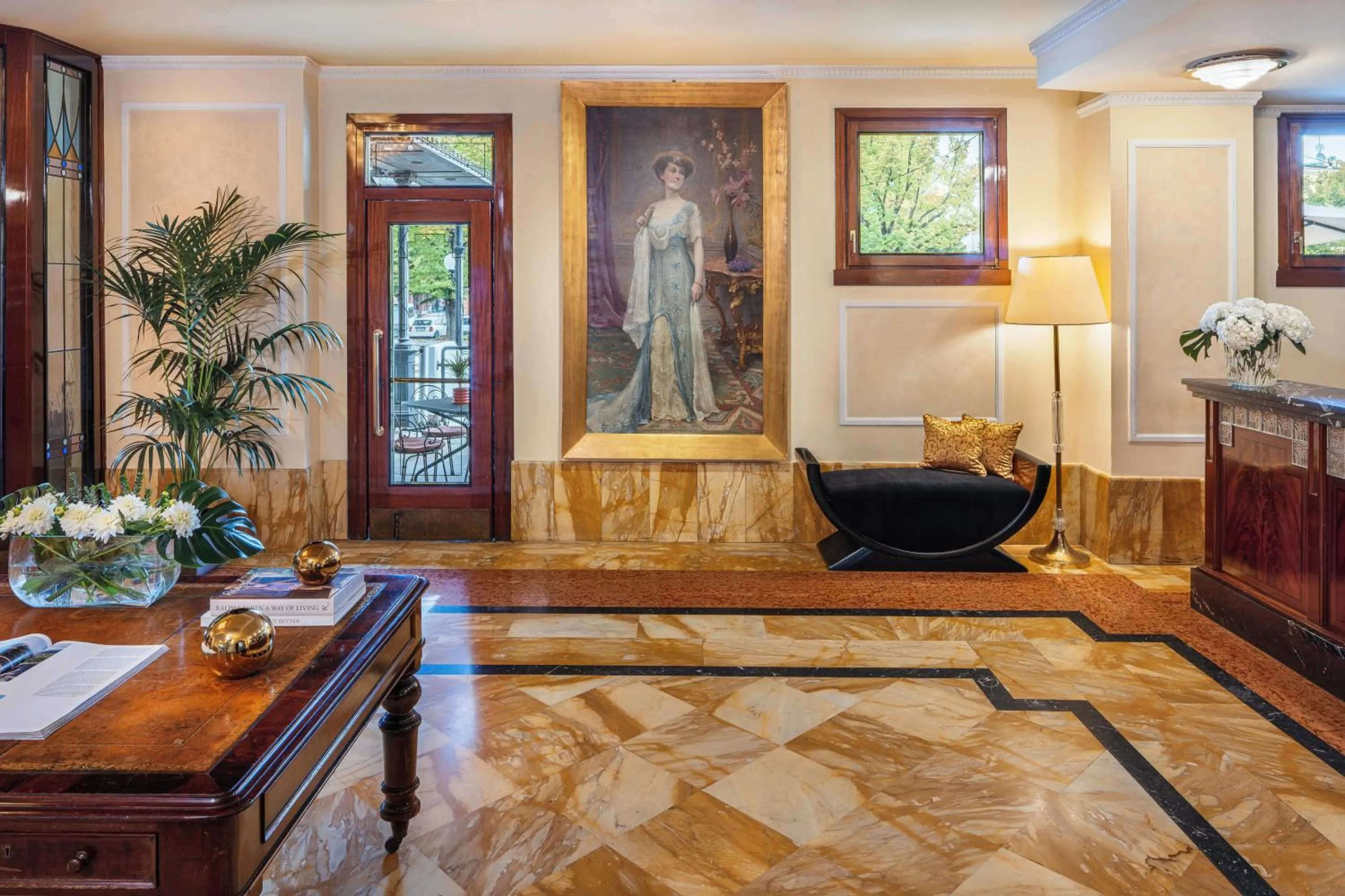 Lobby or reception in Starhotels Du Parc