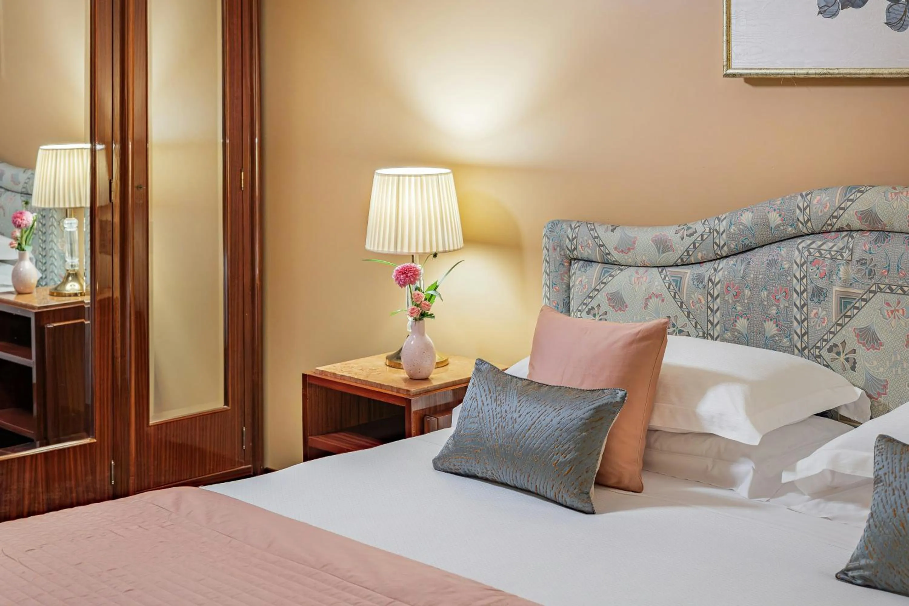 Photo of the whole room, Bed in Starhotels Du Parc