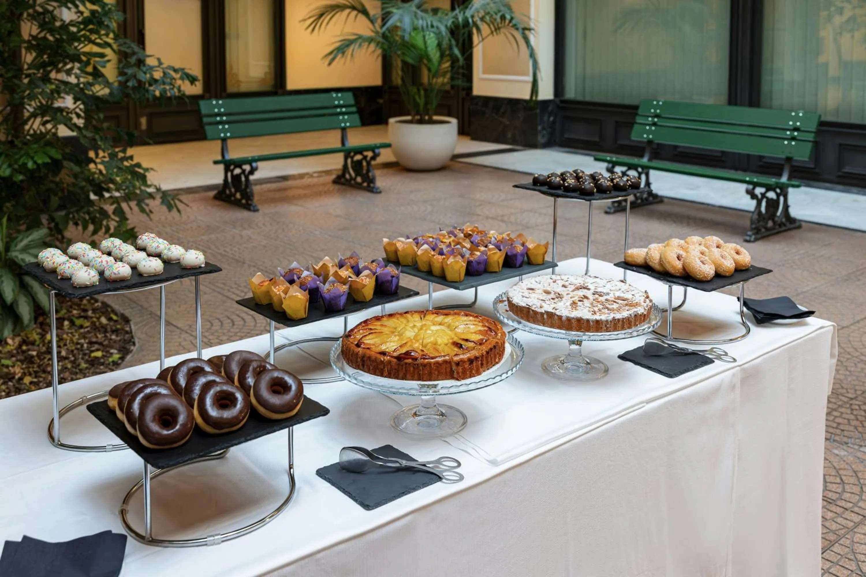 Inner courtyard view in Starhotels Du Parc