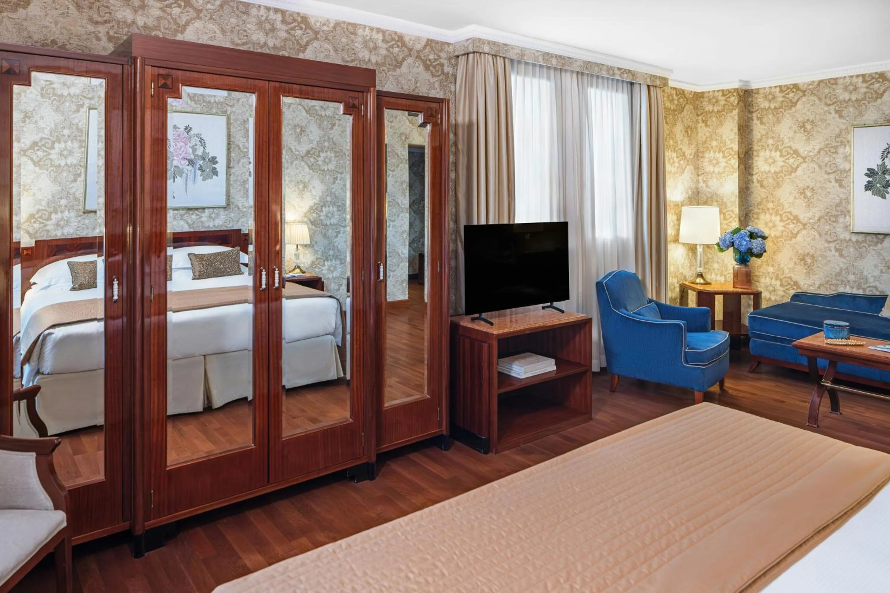 Photo of the whole room, Bed in Starhotels Du Parc