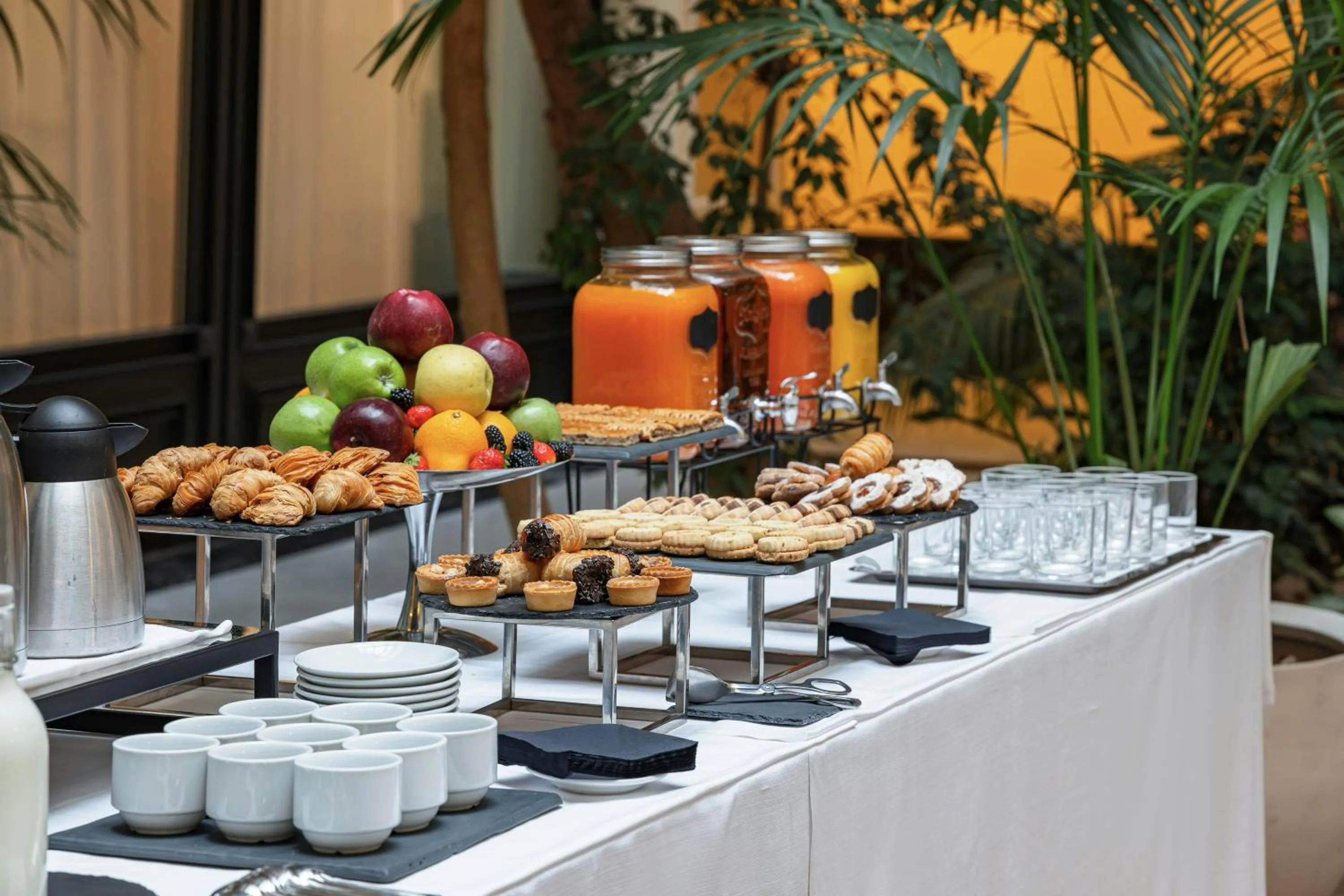 Inner courtyard view in Starhotels Du Parc