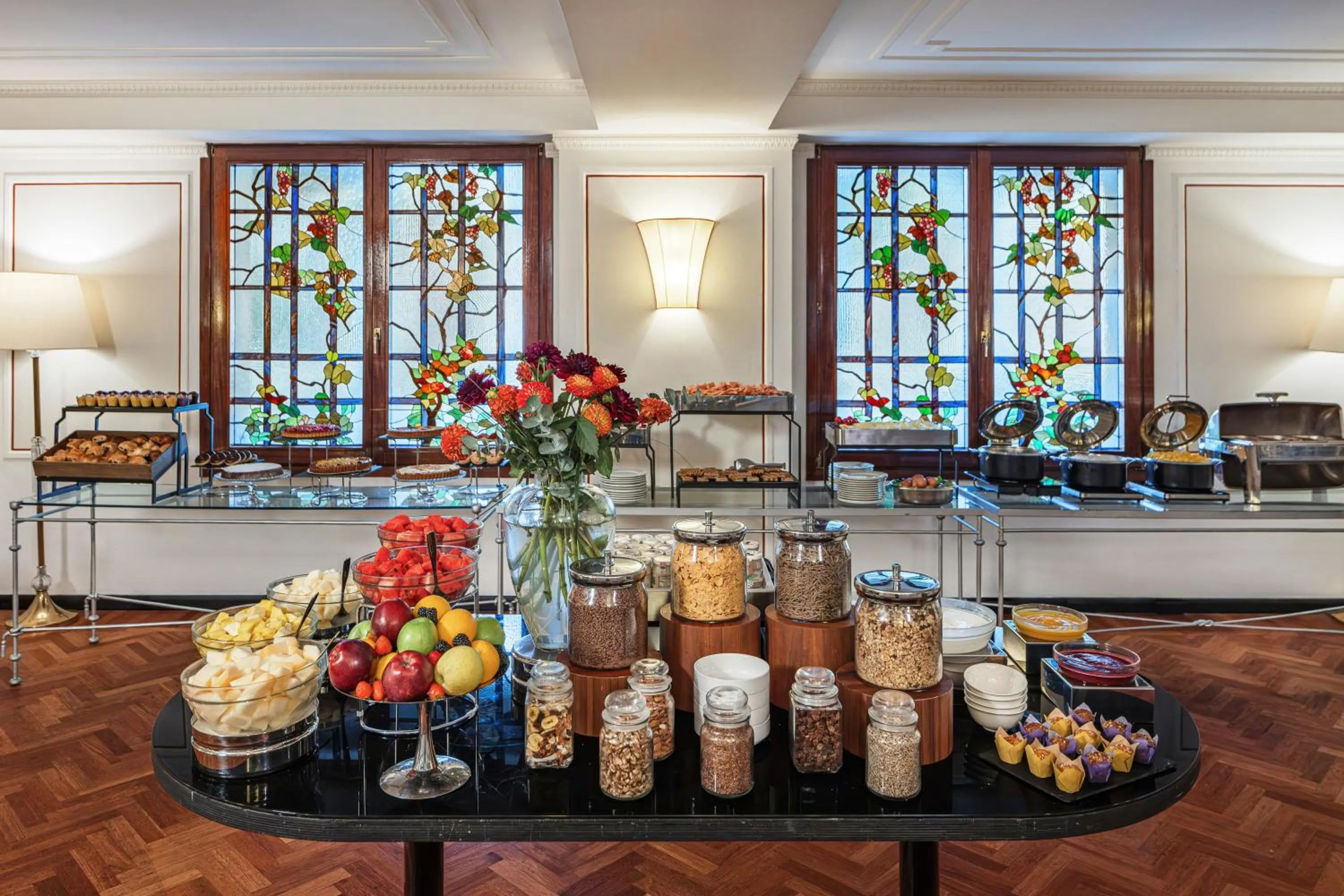 Buffet breakfast in Starhotels Du Parc