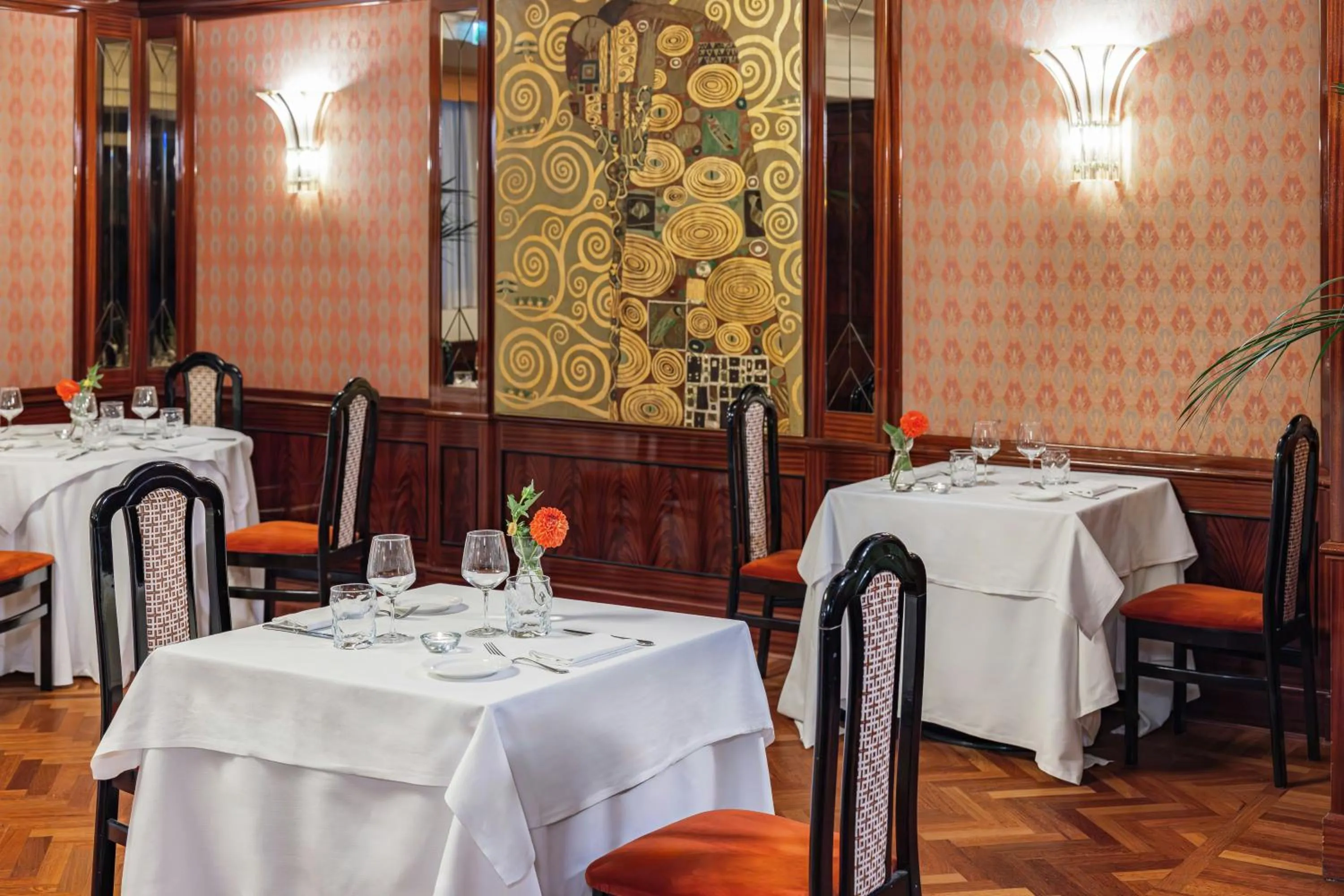 Restaurant/places to eat in Starhotels Du Parc