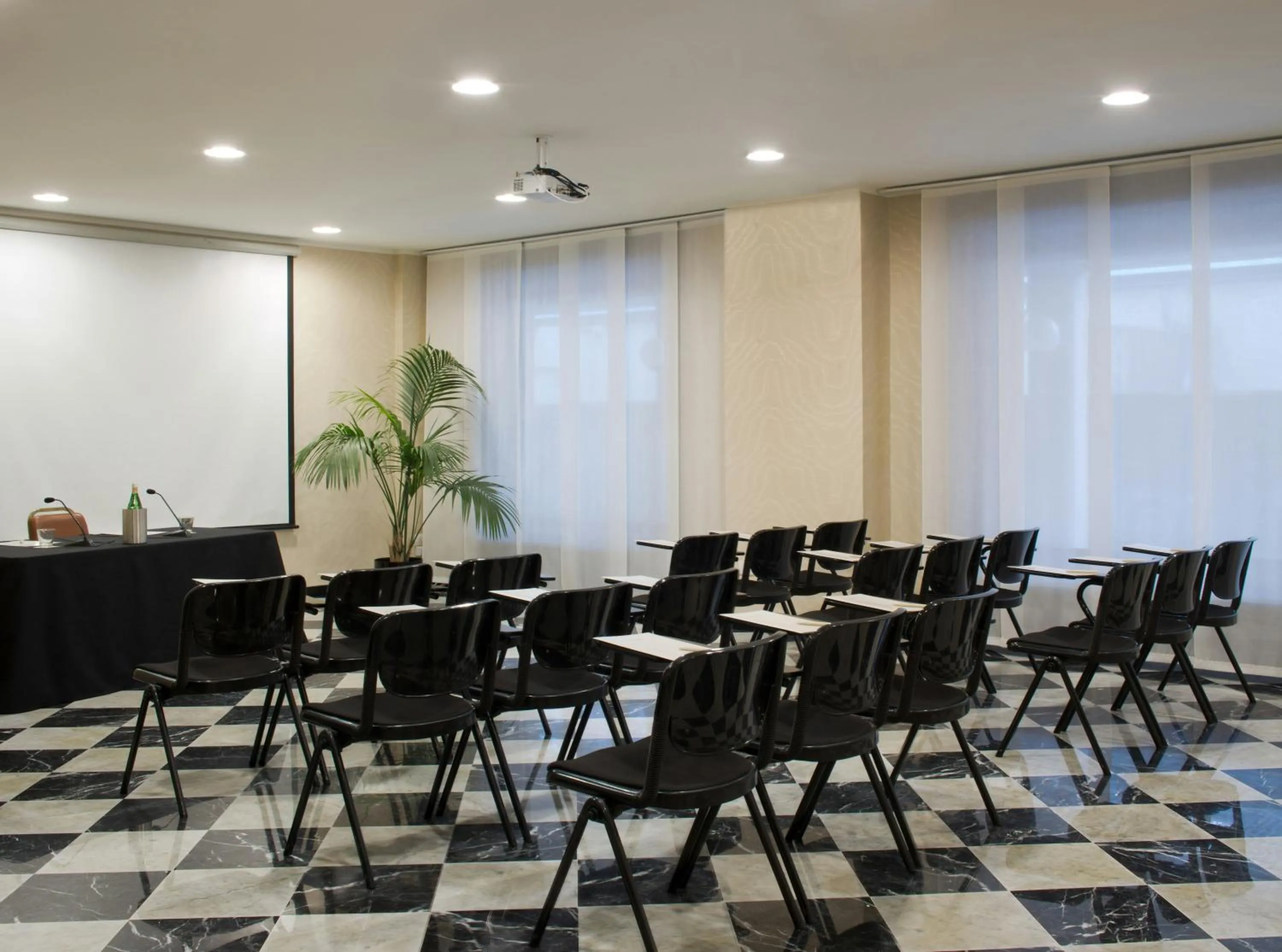 Meeting/conference room in Starhotels Du Parc