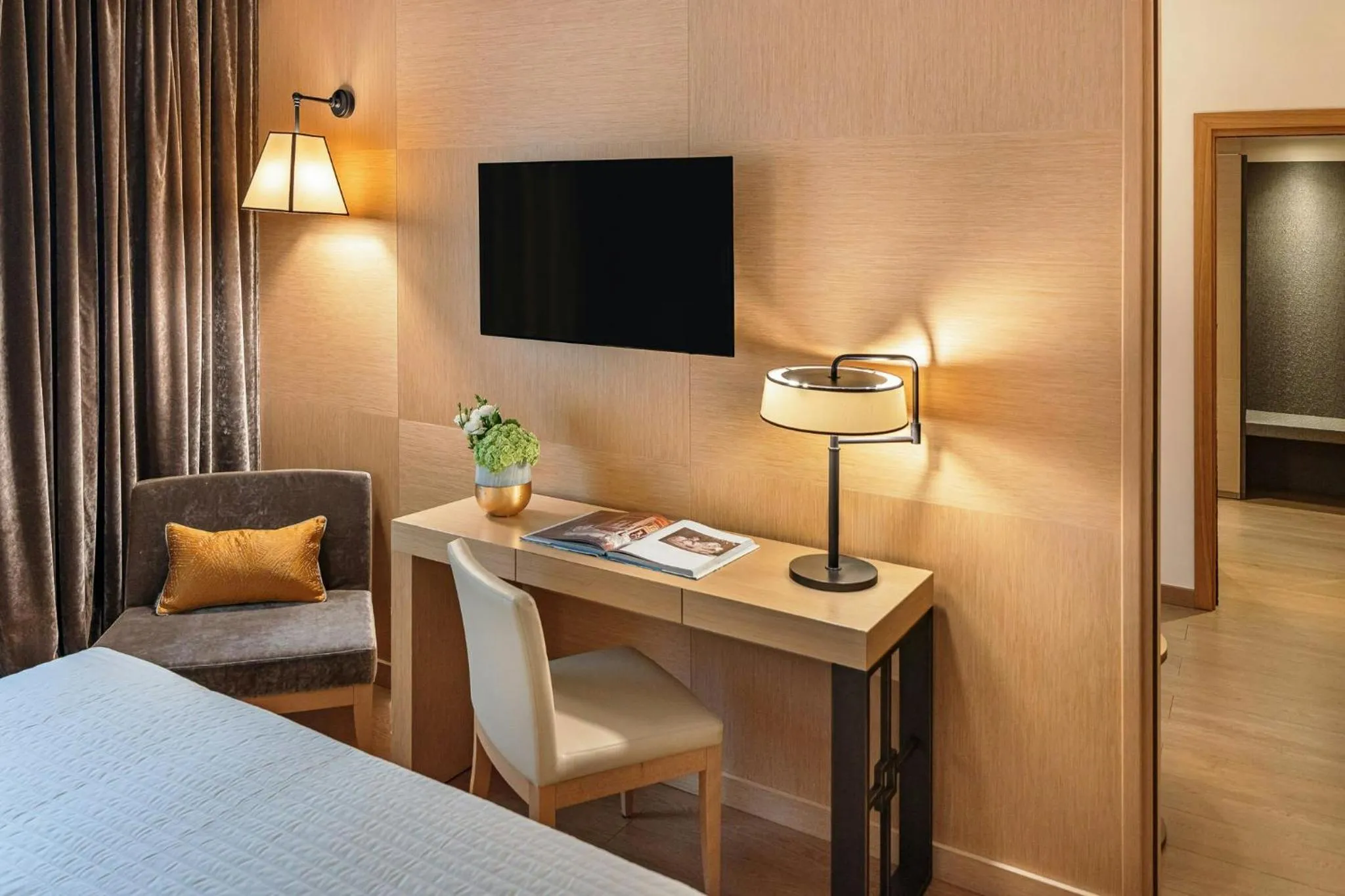 Photo of the whole room, Bed in Starhotels Metropole