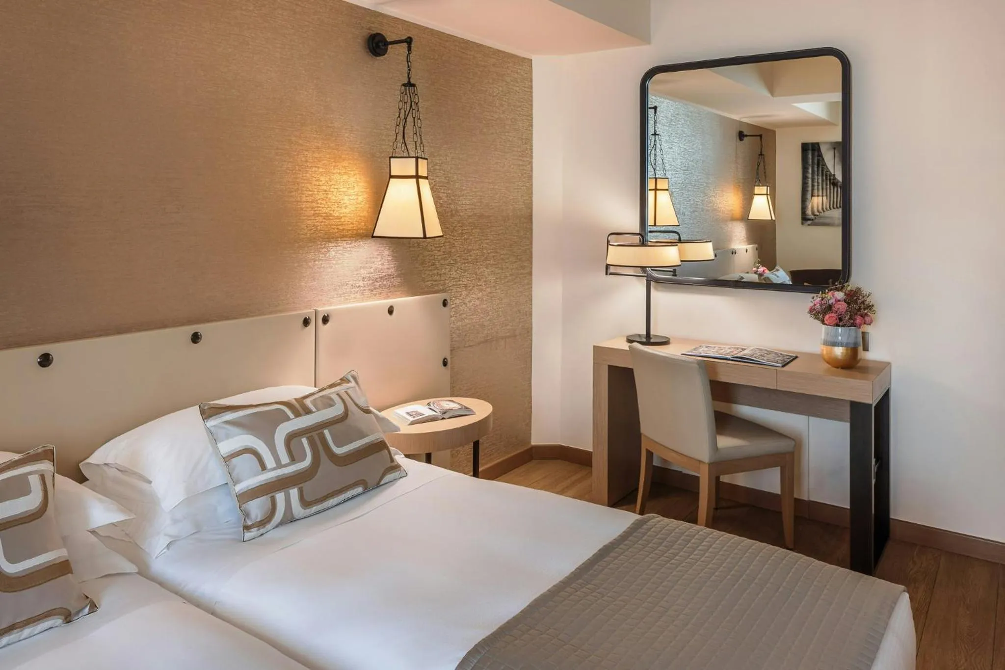 Photo of the whole room, Bed in Starhotels Metropole