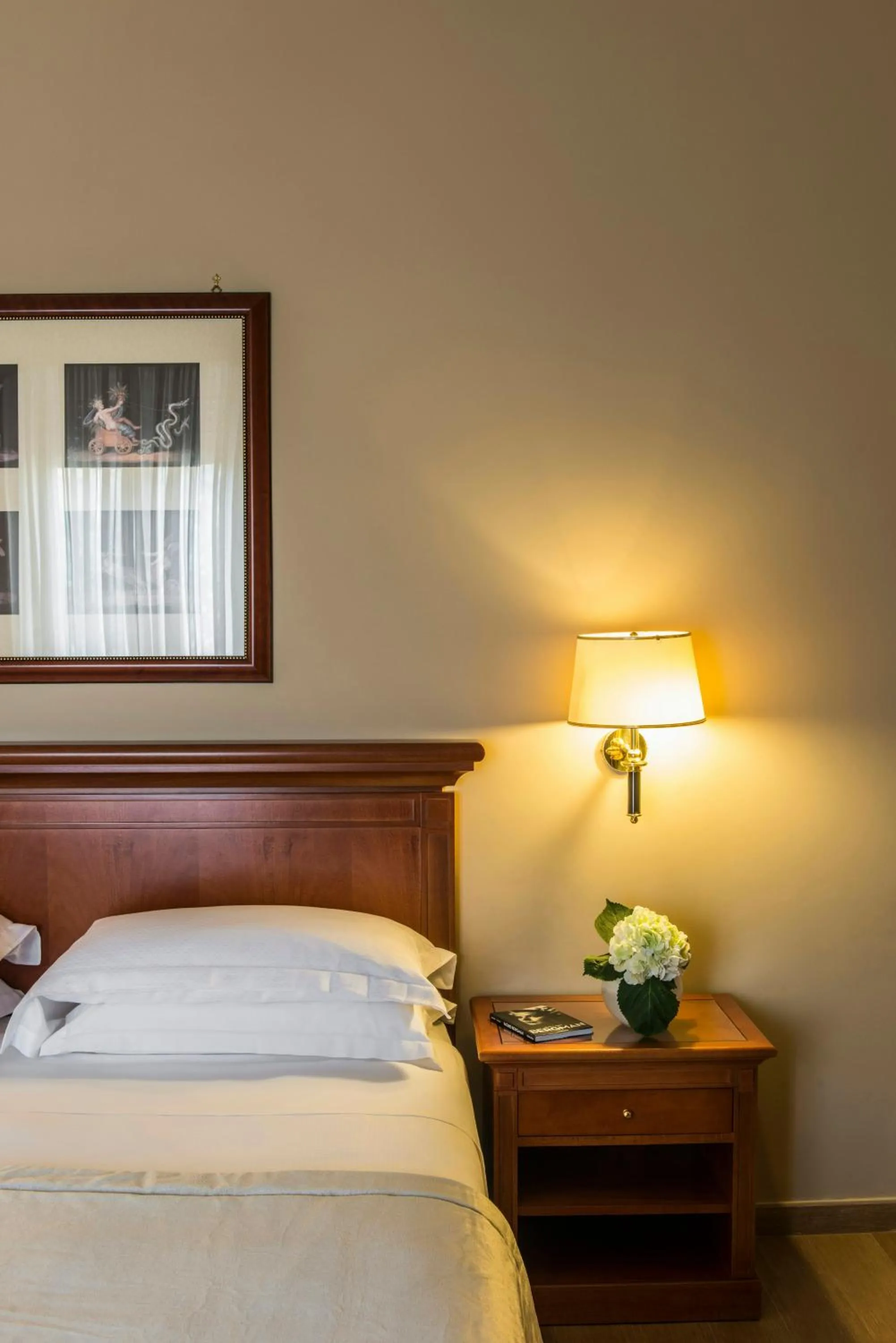 Photo of the whole room, Bed in Starhotels Michelangelo Rome