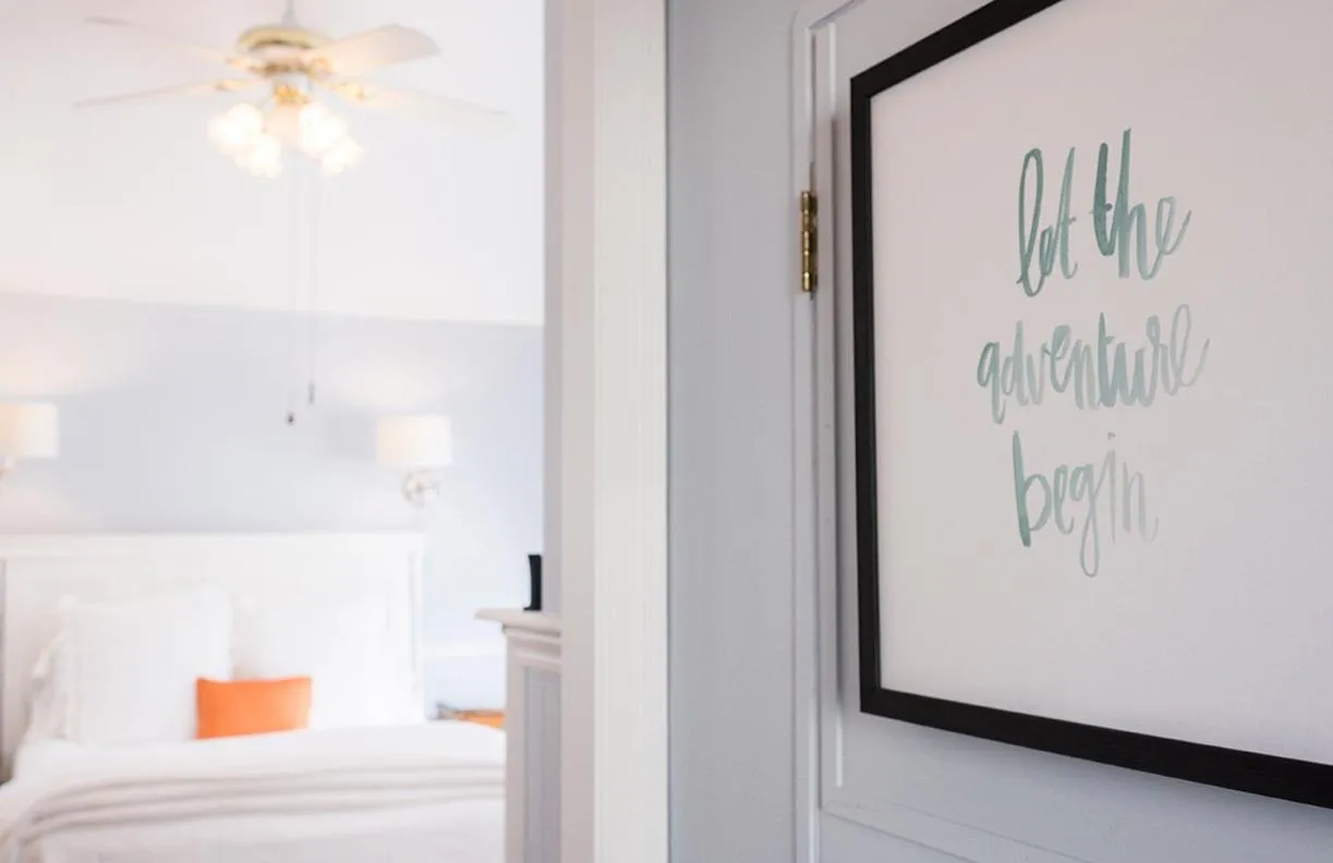 Bed in 1801 First Luxury Inn