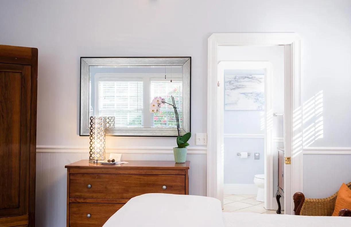 Bed in 1801 First Luxury Inn