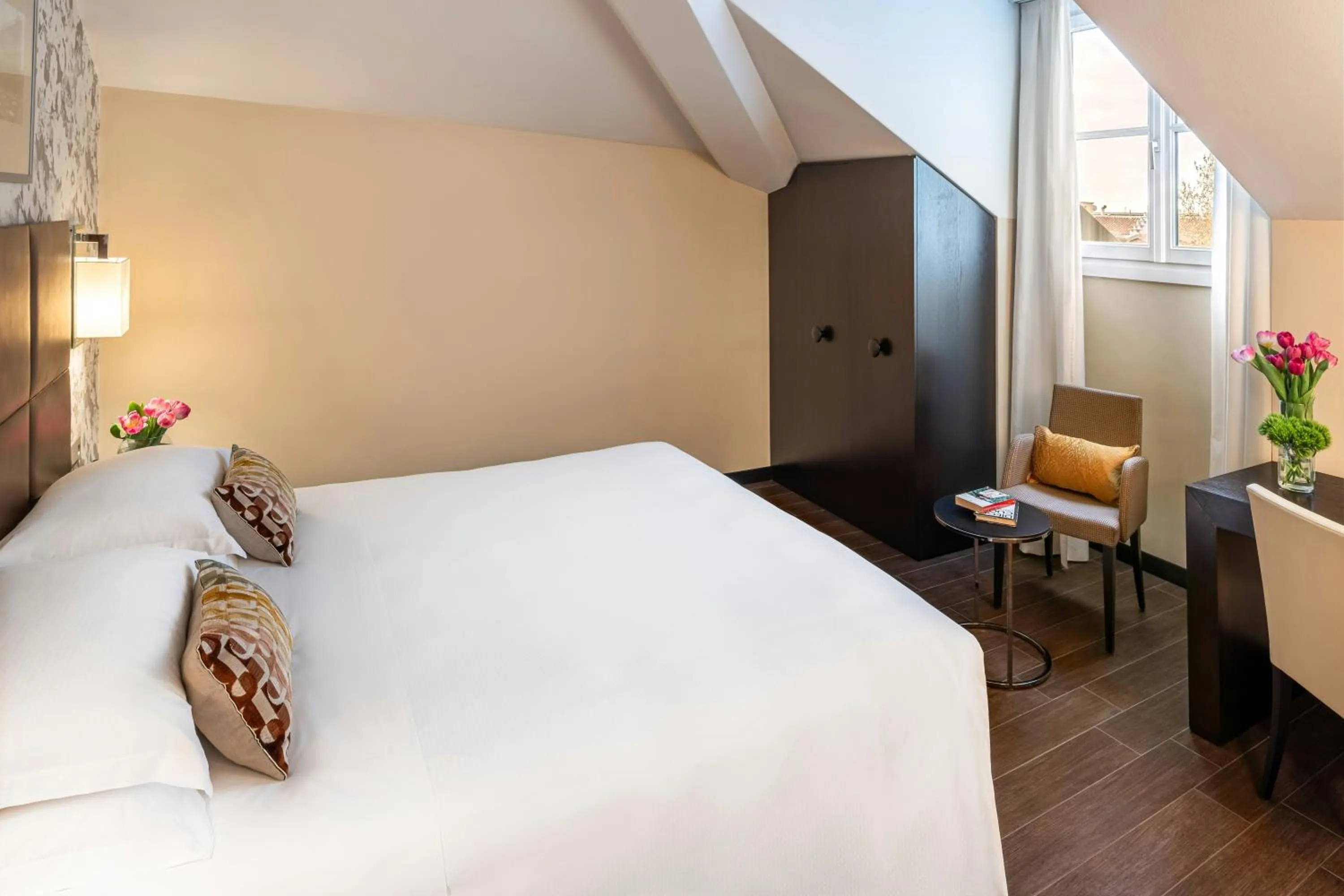 Bedroom, Bed in Starhotels Majestic