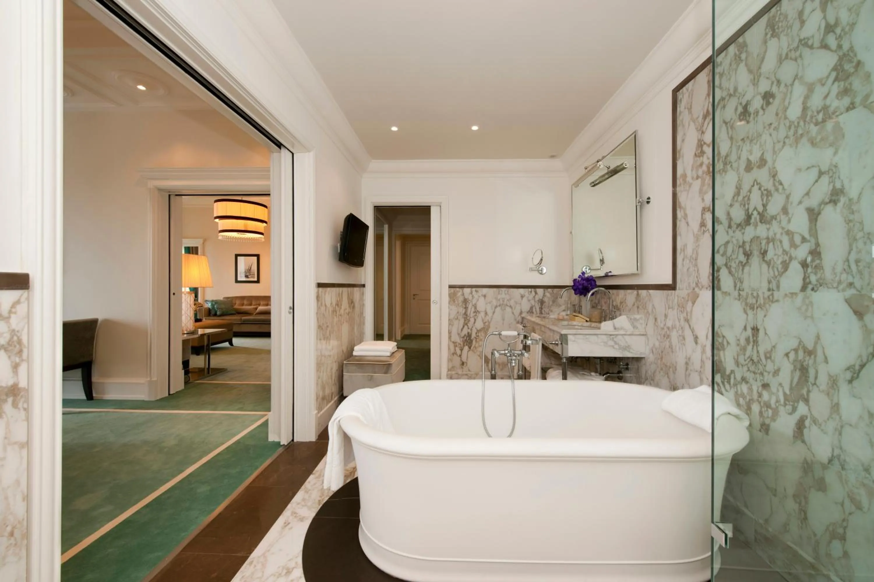 Bathroom in Savoia Excelsior Palace Trieste - Starhotels Collezione