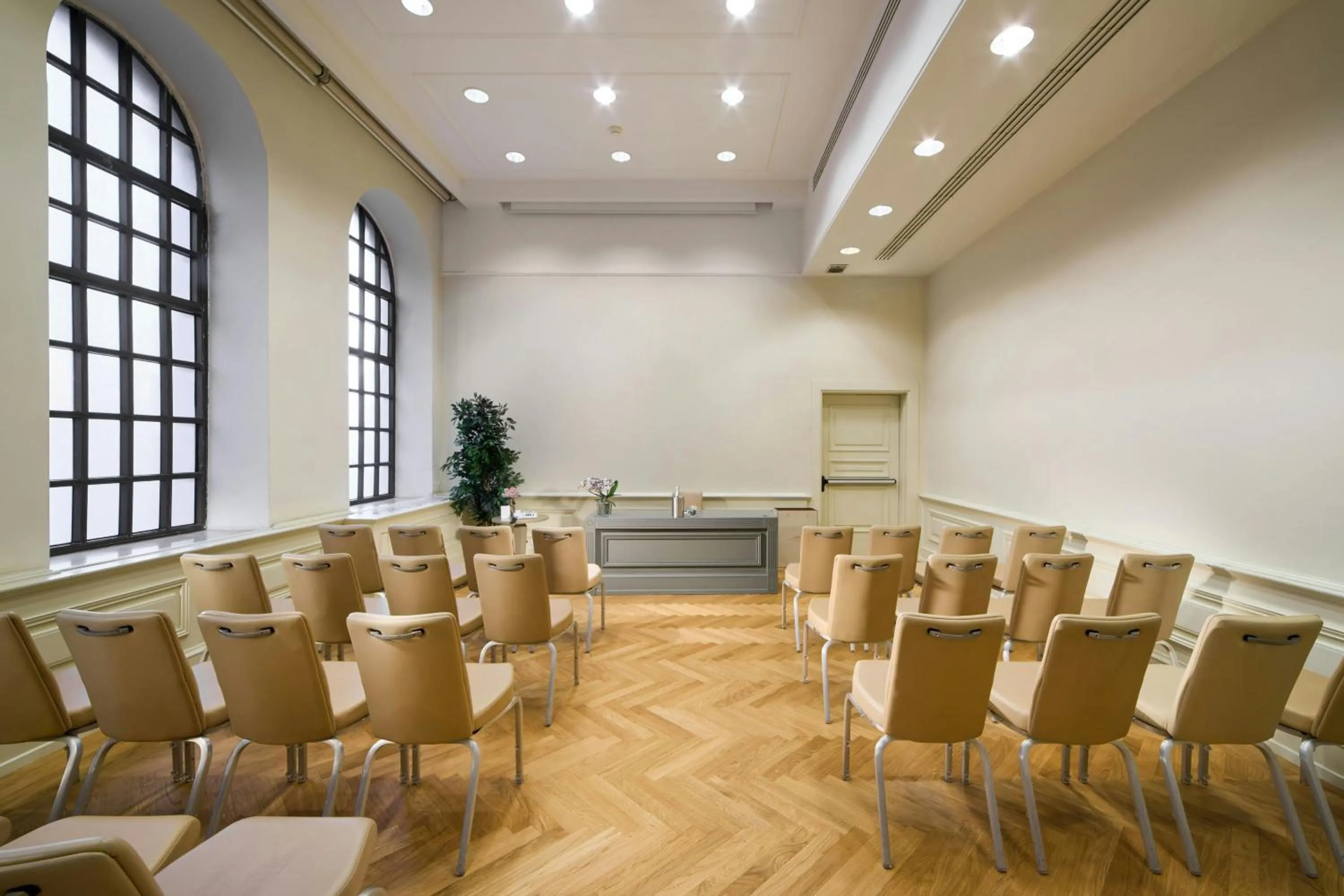 Meeting/conference room in Savoia Excelsior Palace Trieste - Starhotels Collezione