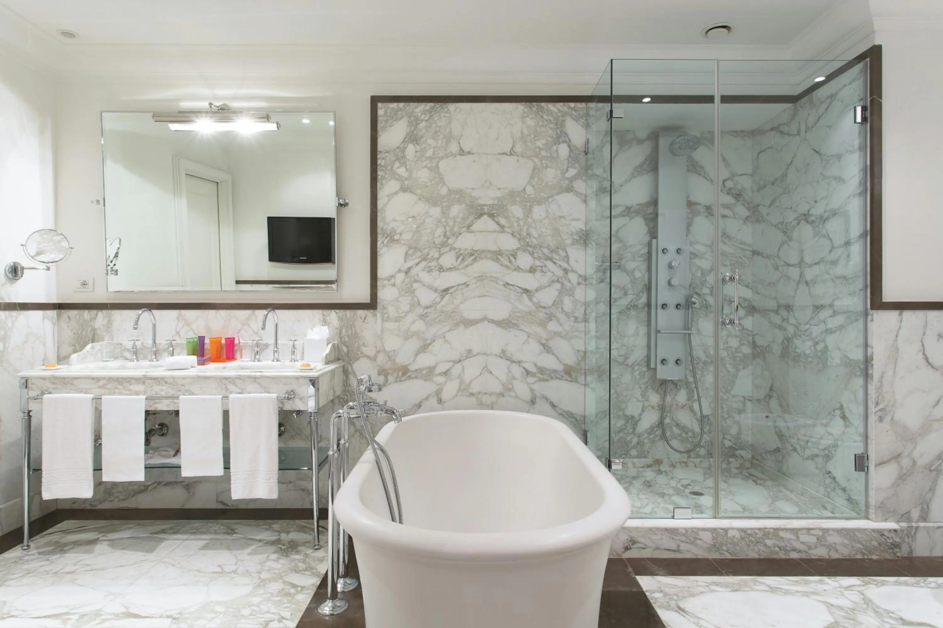 Bathroom in Savoia Excelsior Palace Trieste - Starhotels Collezione