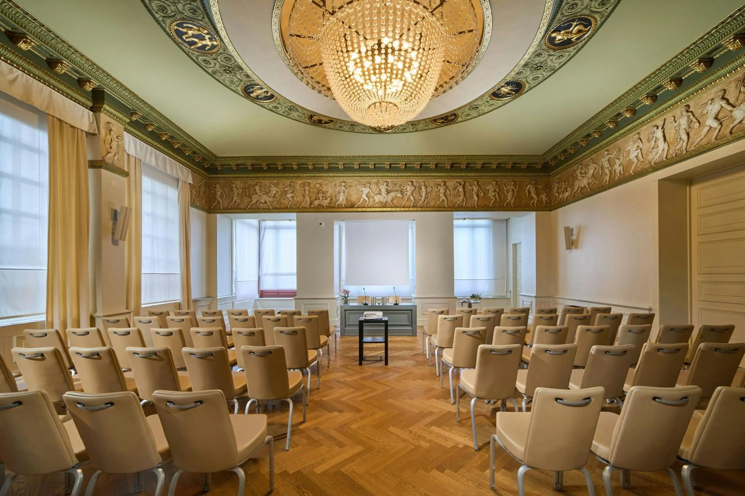 Meeting/conference room in Savoia Excelsior Palace Trieste - Starhotels Collezione