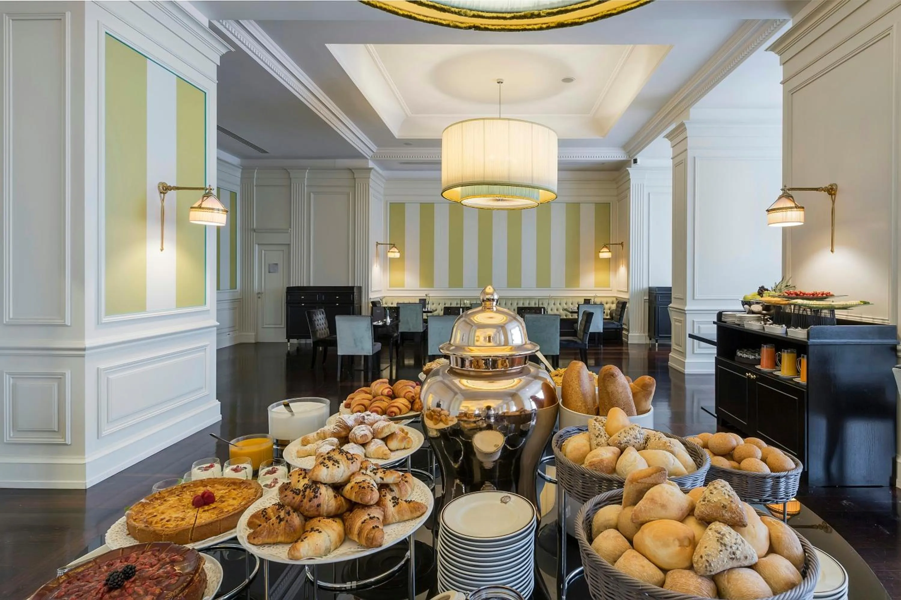 Breakfast in Savoia Excelsior Palace Trieste - Starhotels Collezione
