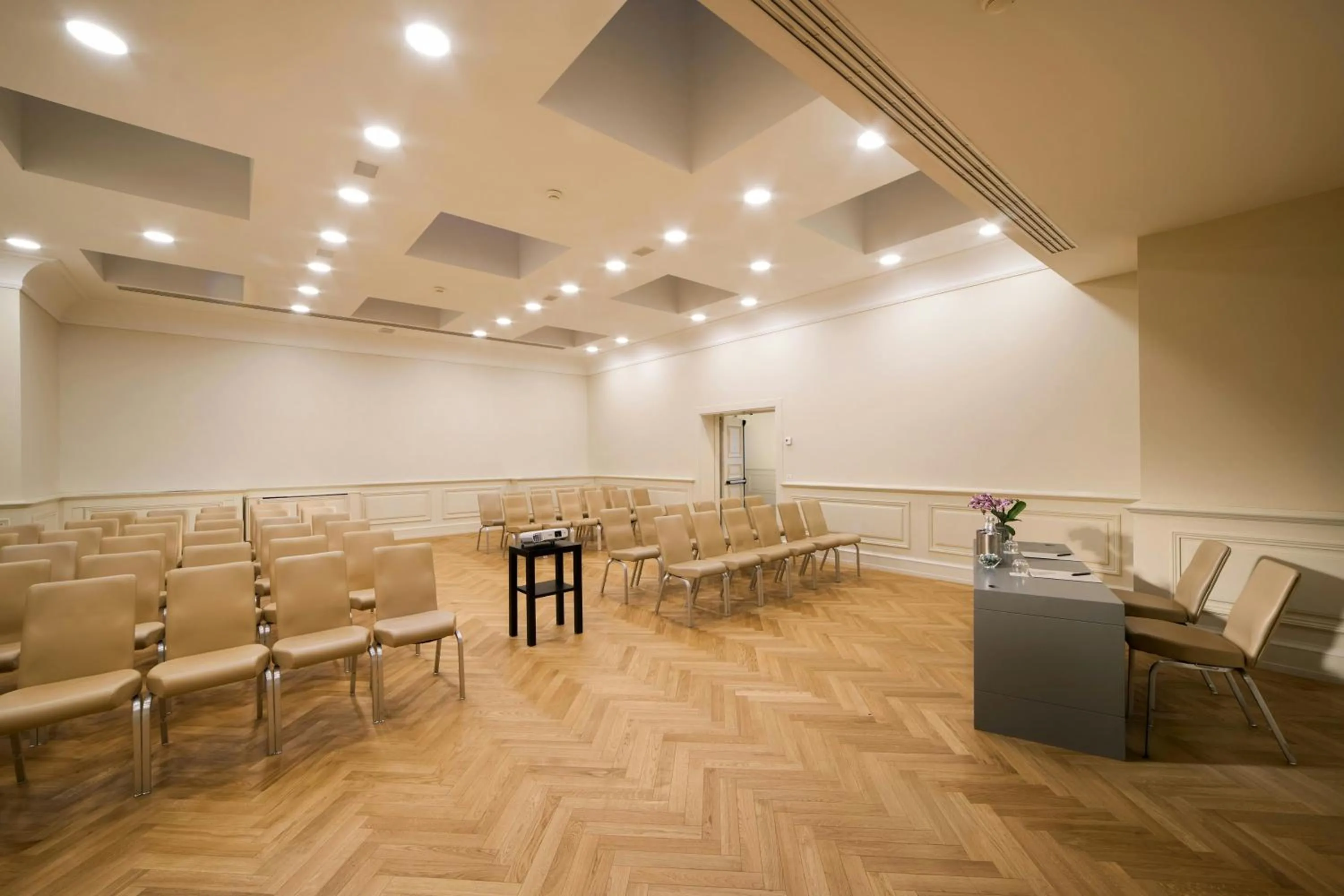 Meeting/conference room in Savoia Excelsior Palace Trieste - Starhotels Collezione