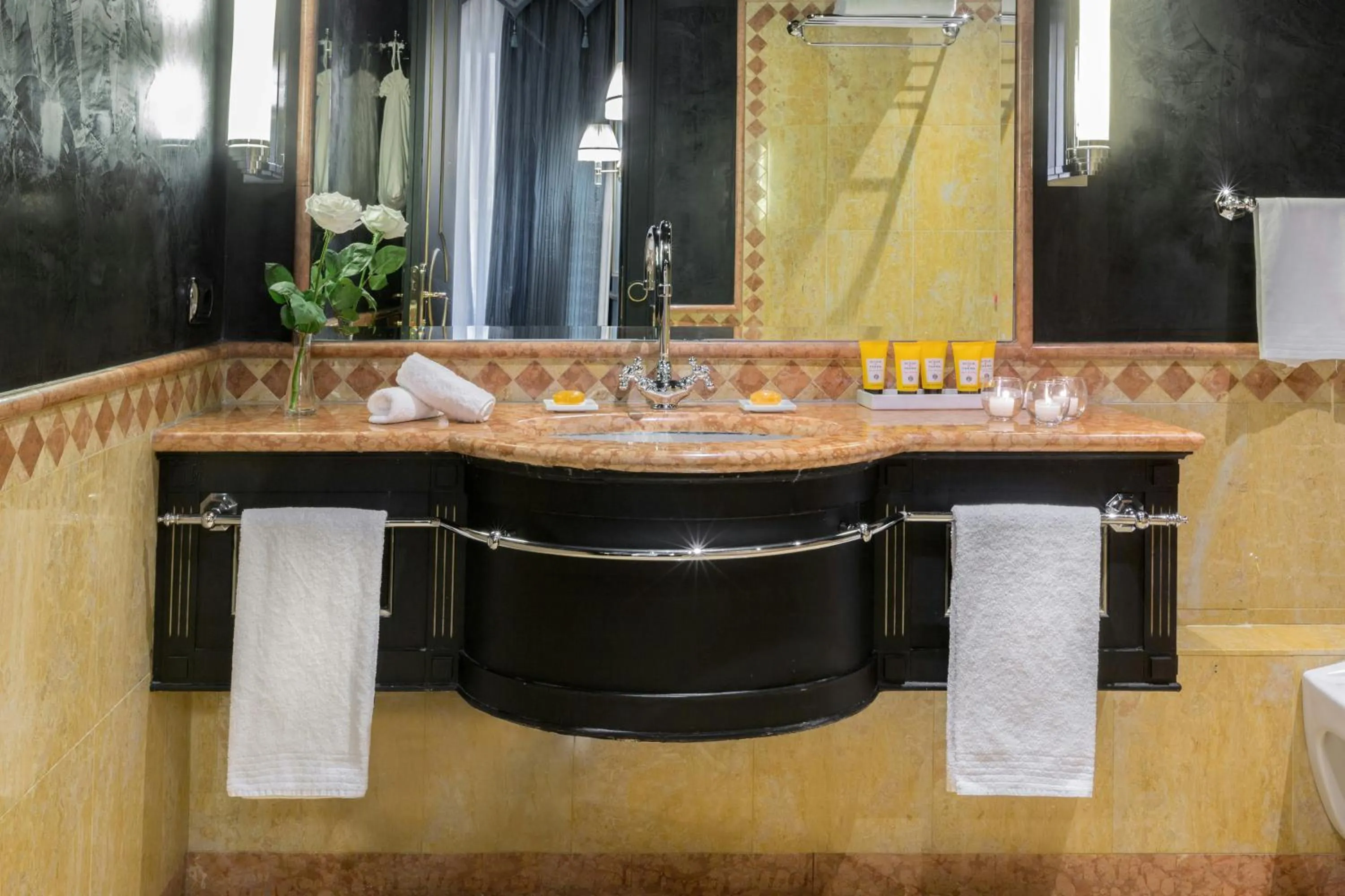 Bathroom in Splendid Venice - Starhotels Collezione