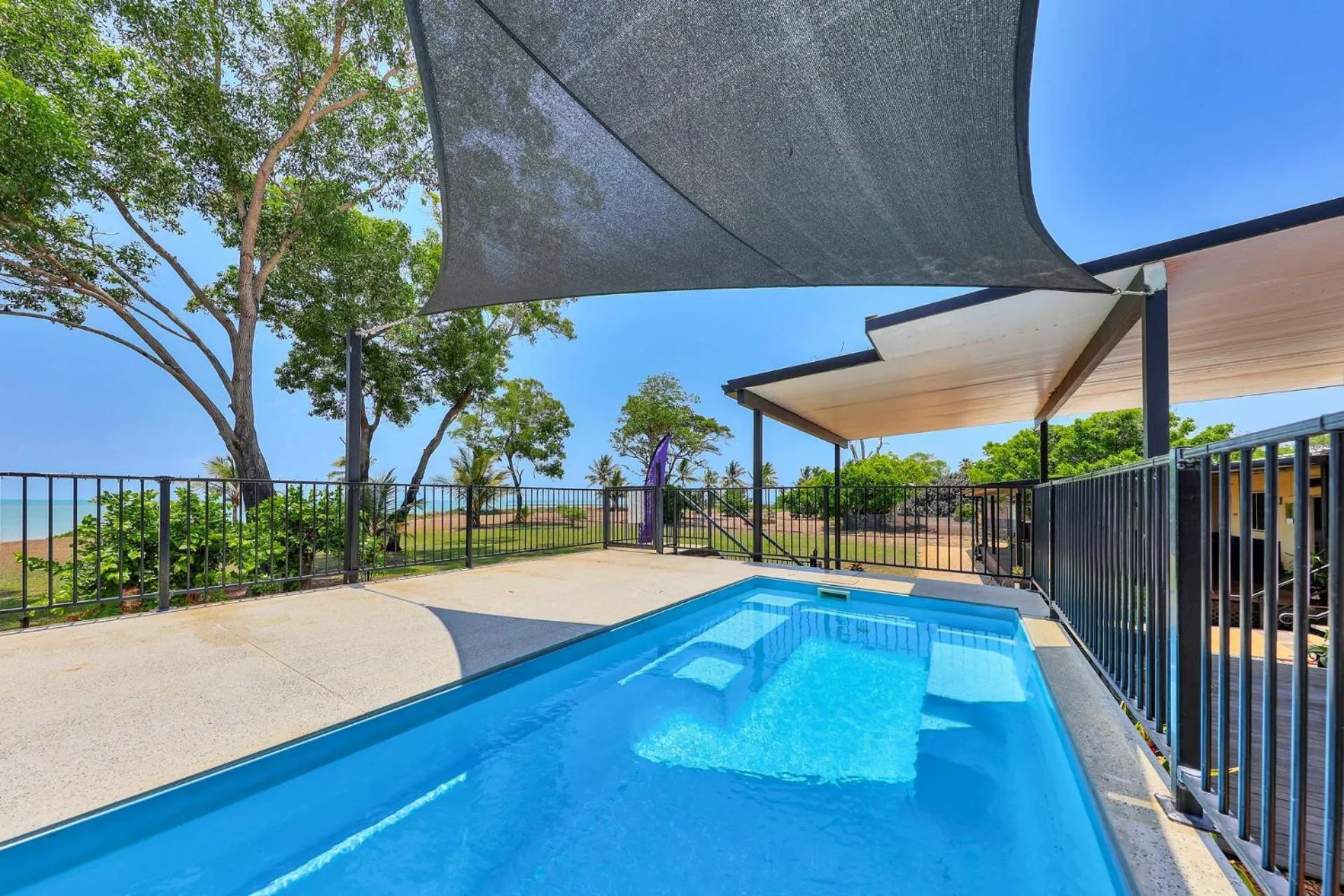 Swimming pool in Skippers at Dundee