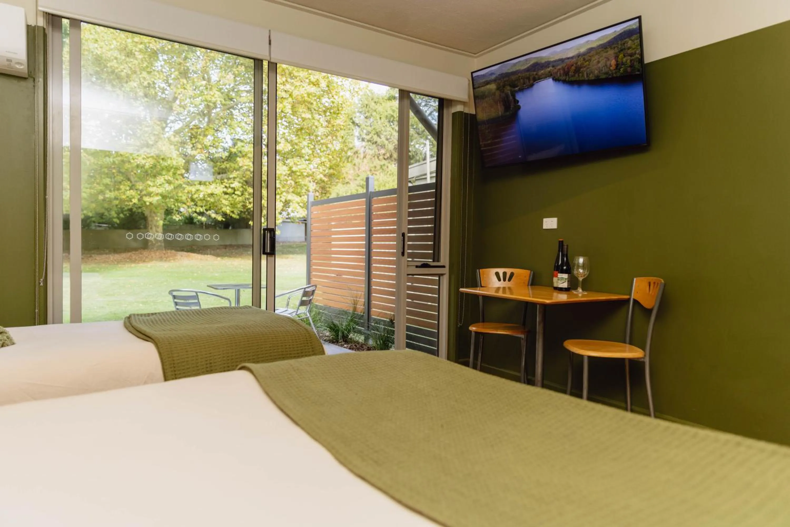 Bed in The Bright Motor Inn