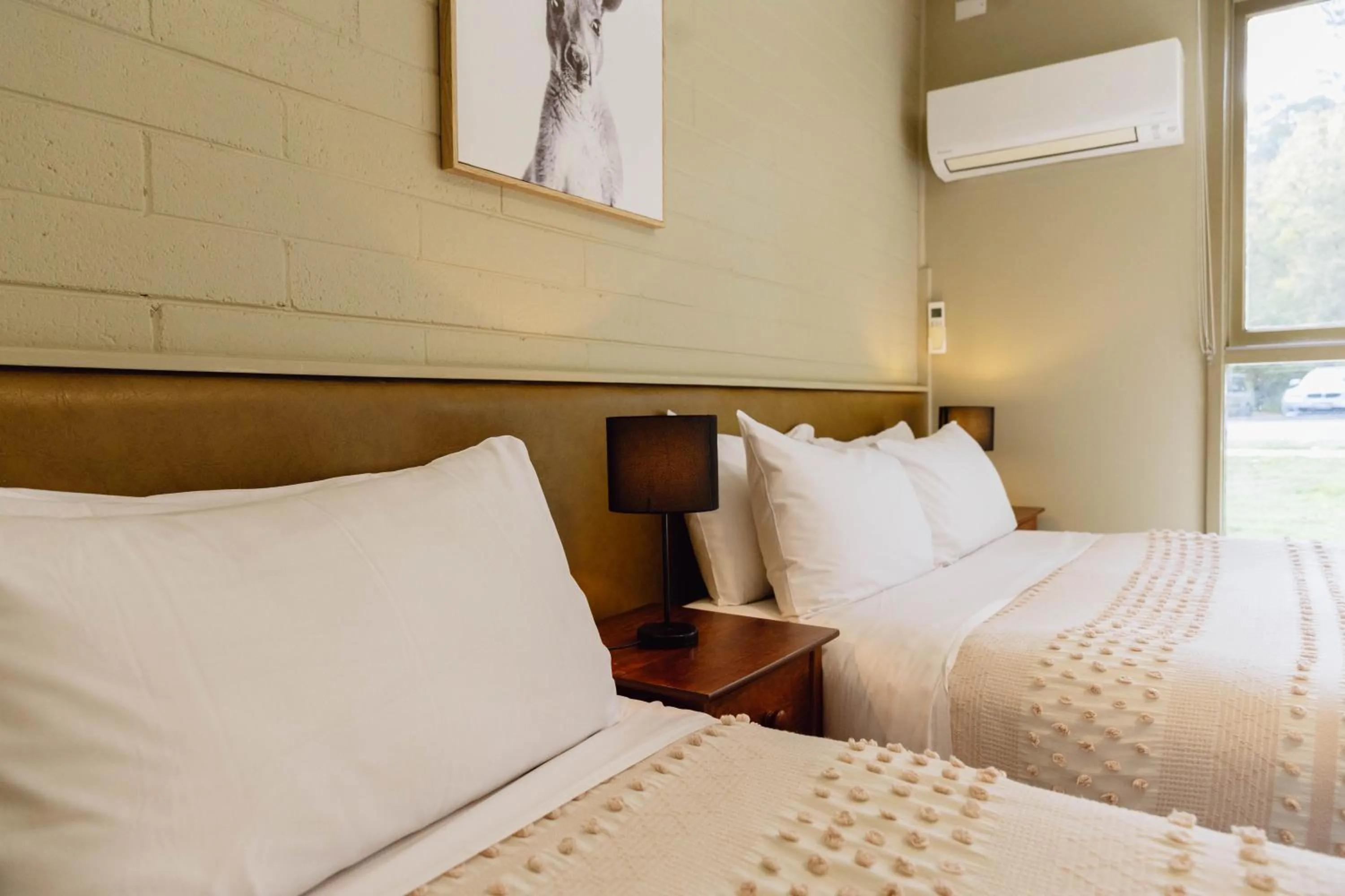 Bed in The Bright Motor Inn