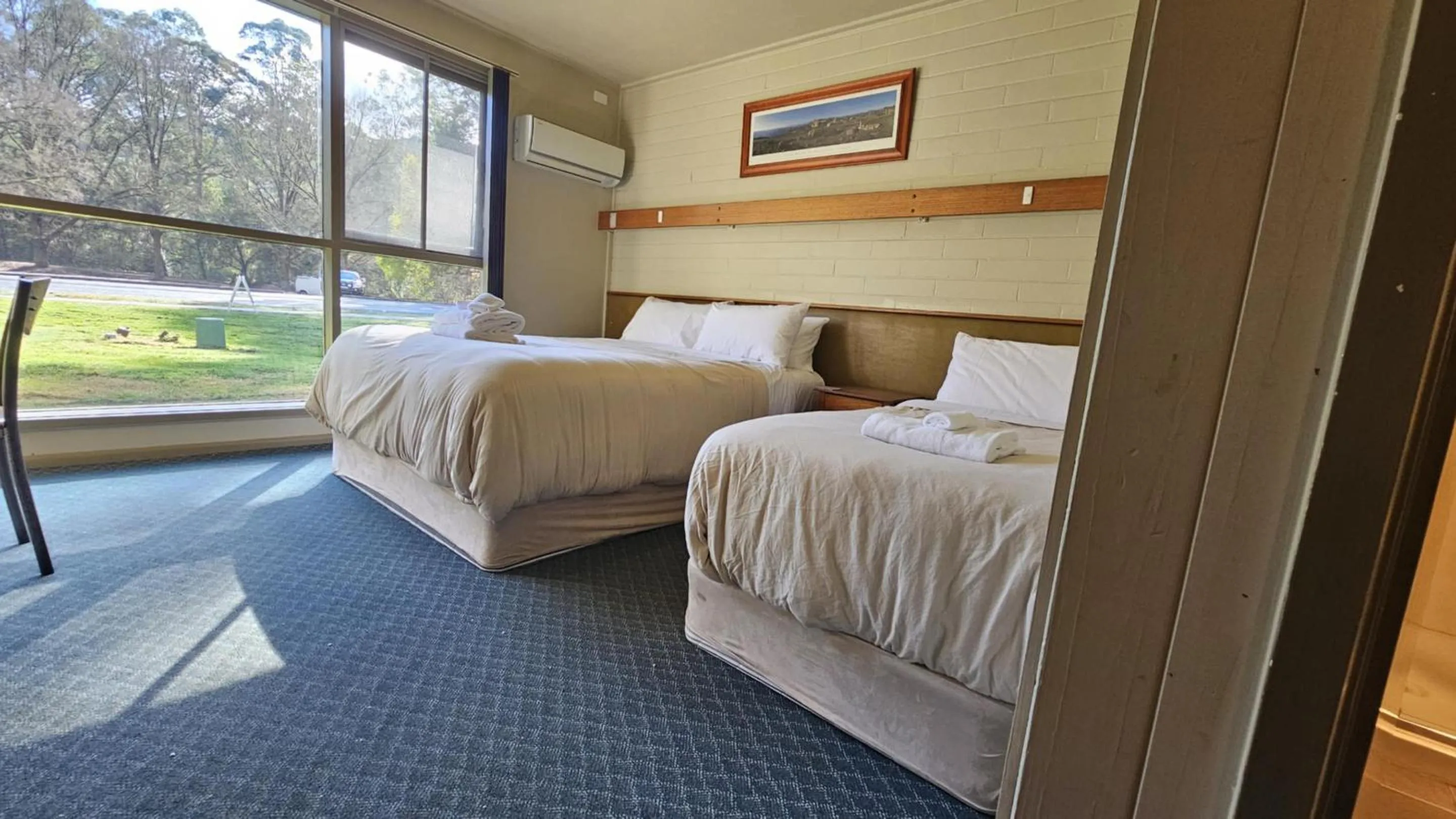 Bed in The Bright Motor Inn