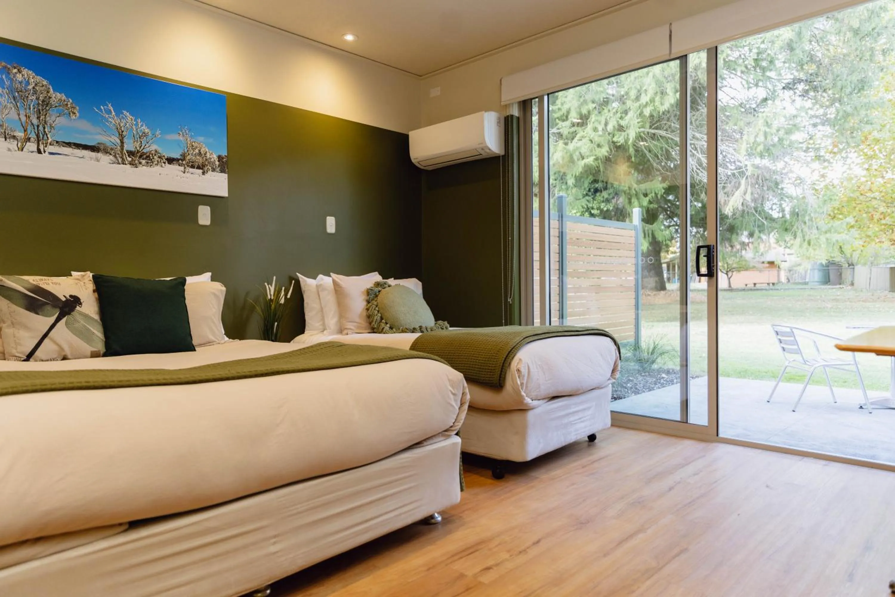 Living room in The Bright Motor Inn