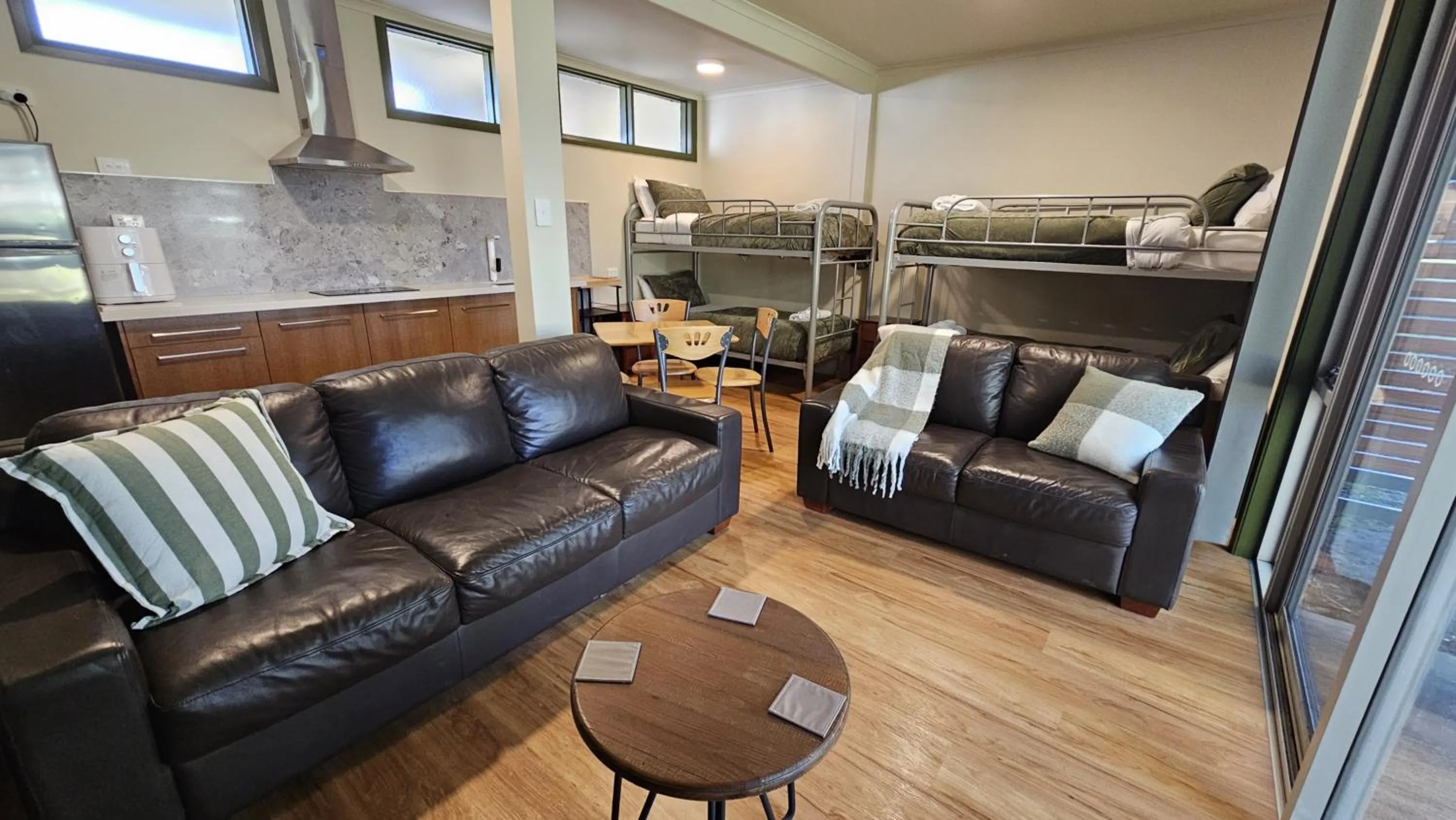 Kitchen or kitchenette in The Bright Motor Inn