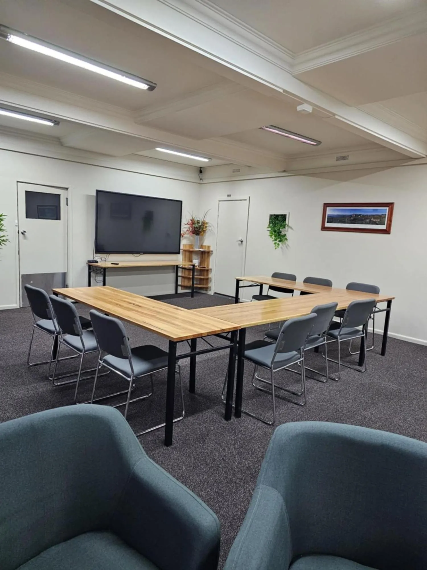 Business facilities in The Bright Motor Inn