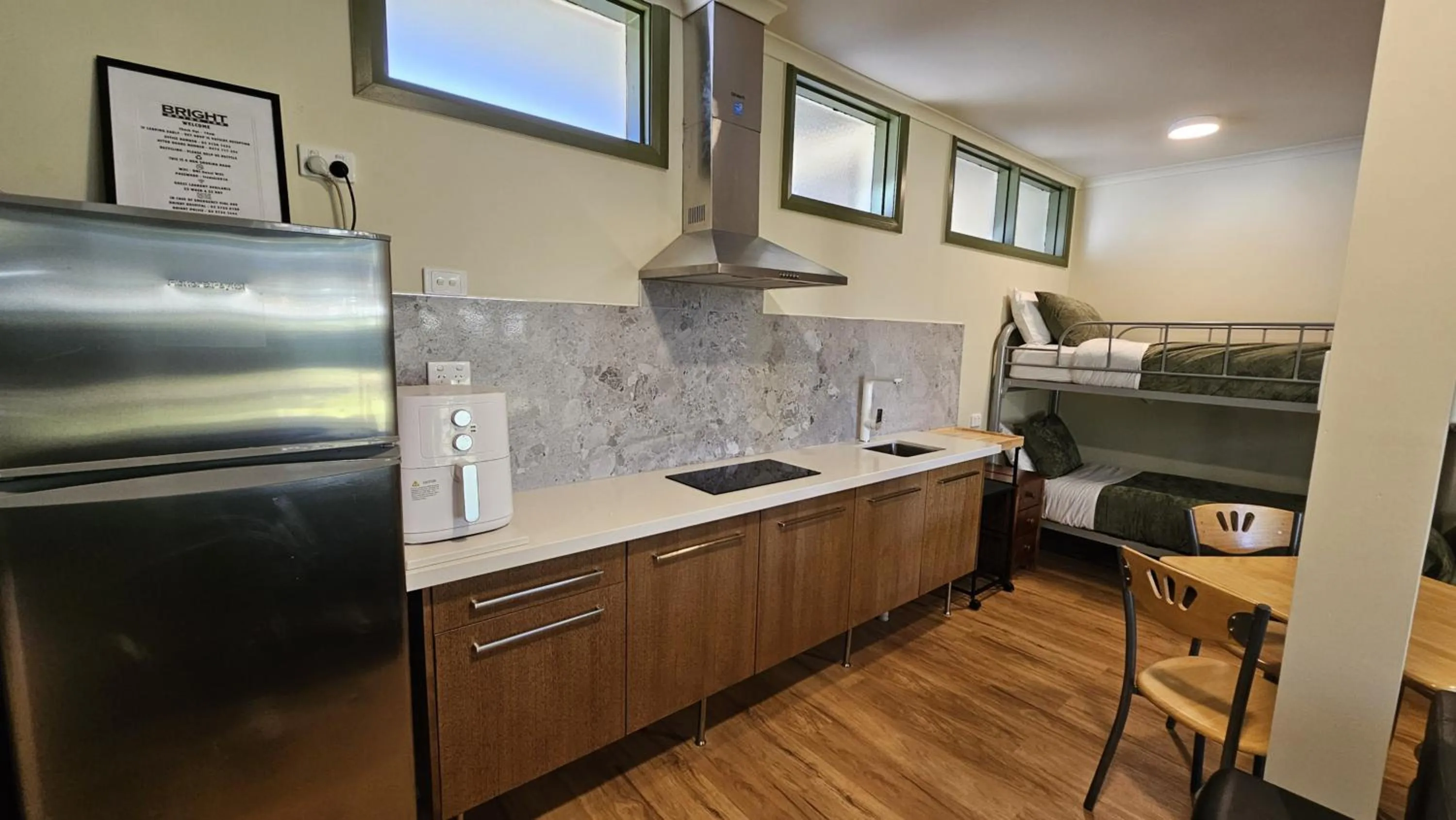 Kitchen or kitchenette in The Bright Motor Inn