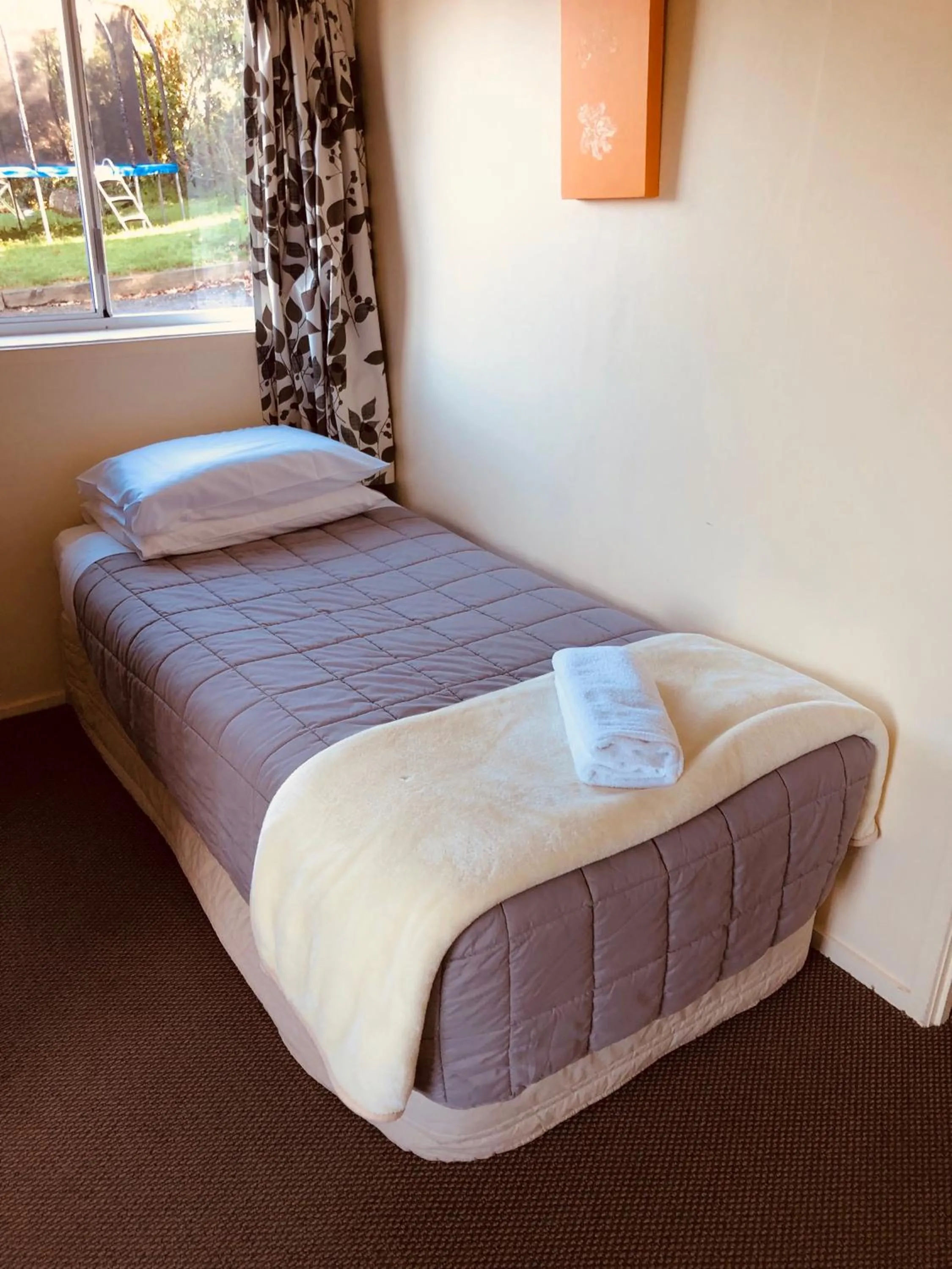 Bed in Waiheke Island Motel