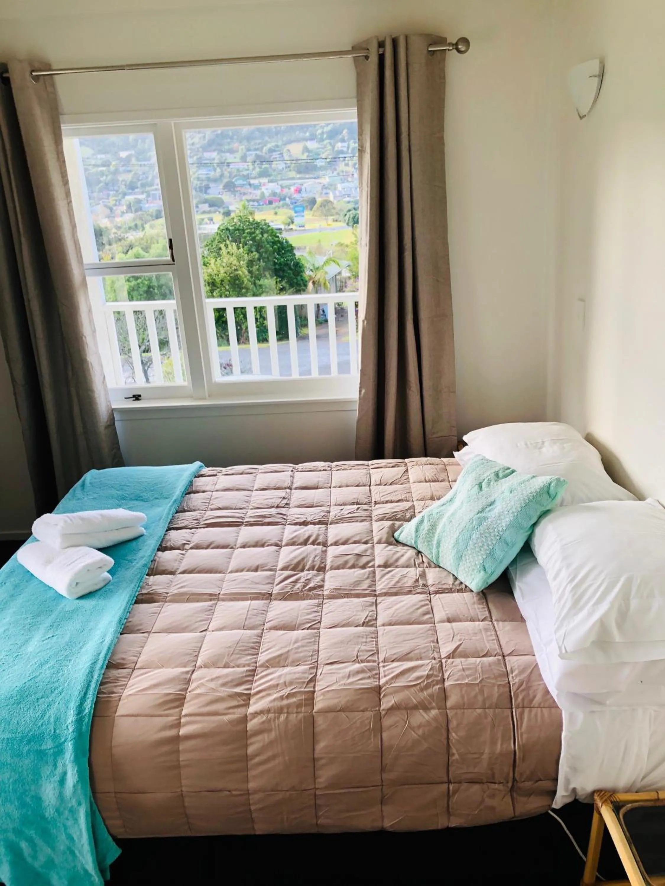 Bed in Waiheke Island Motel