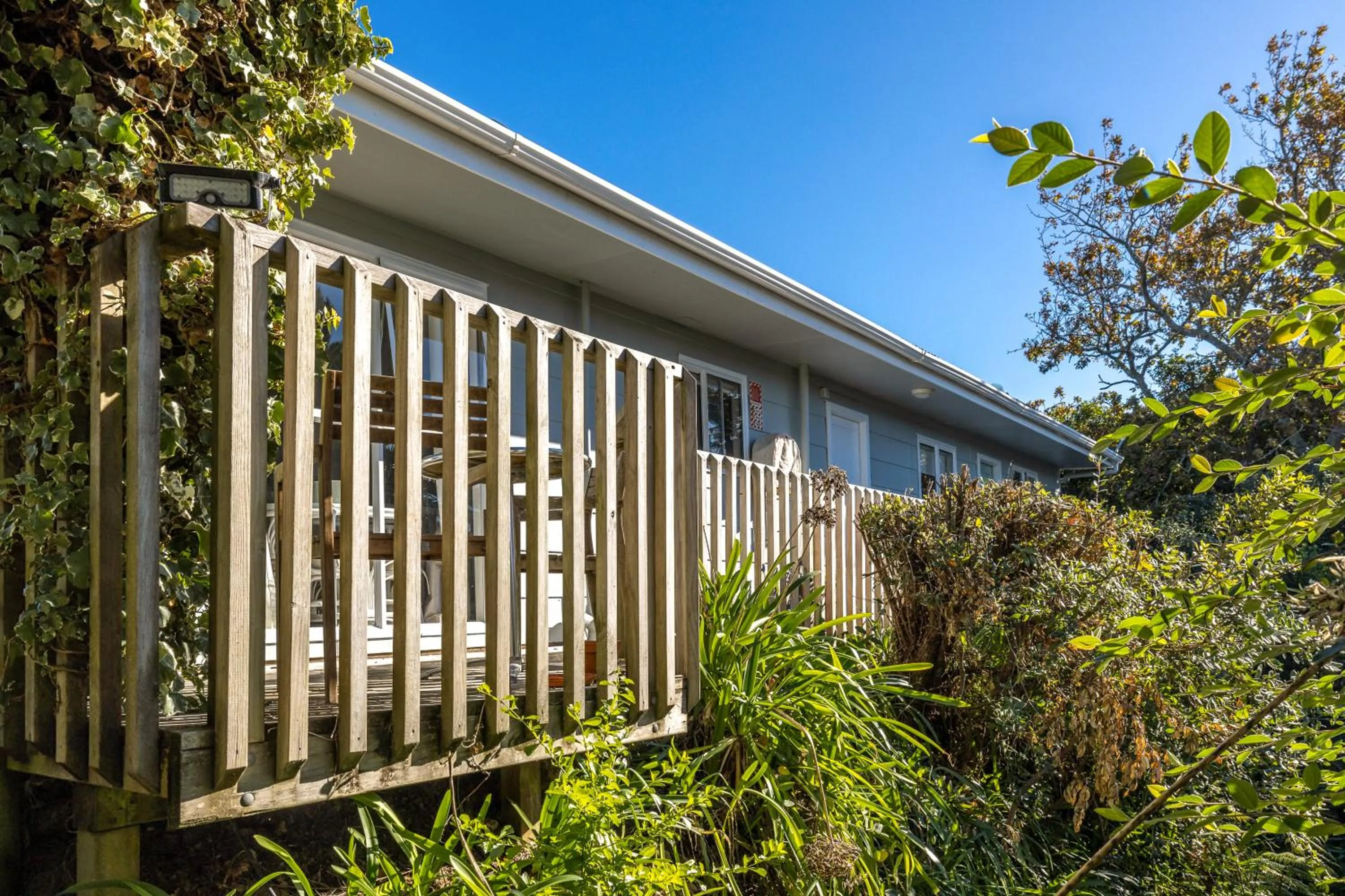 Property building in Waiheke Island Motel