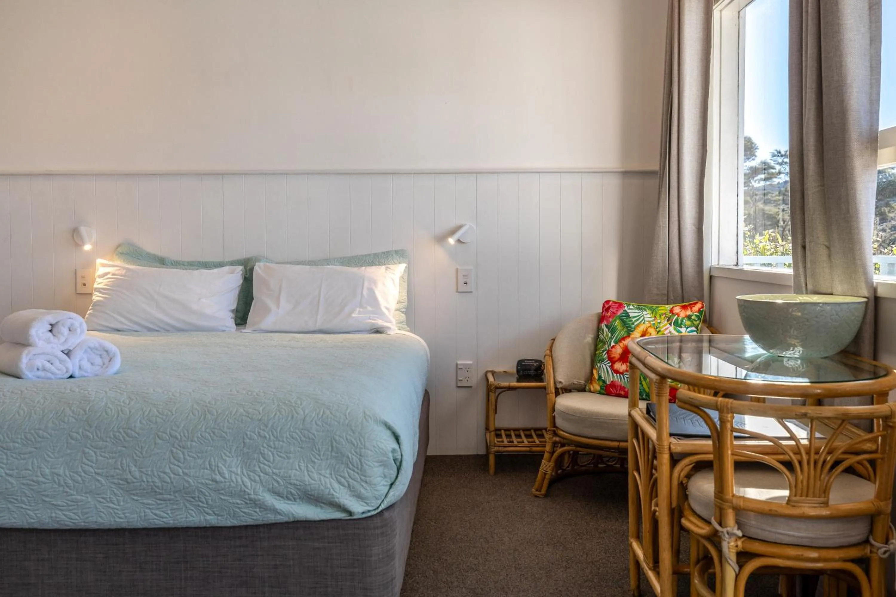 Bed in Waiheke Island Motel