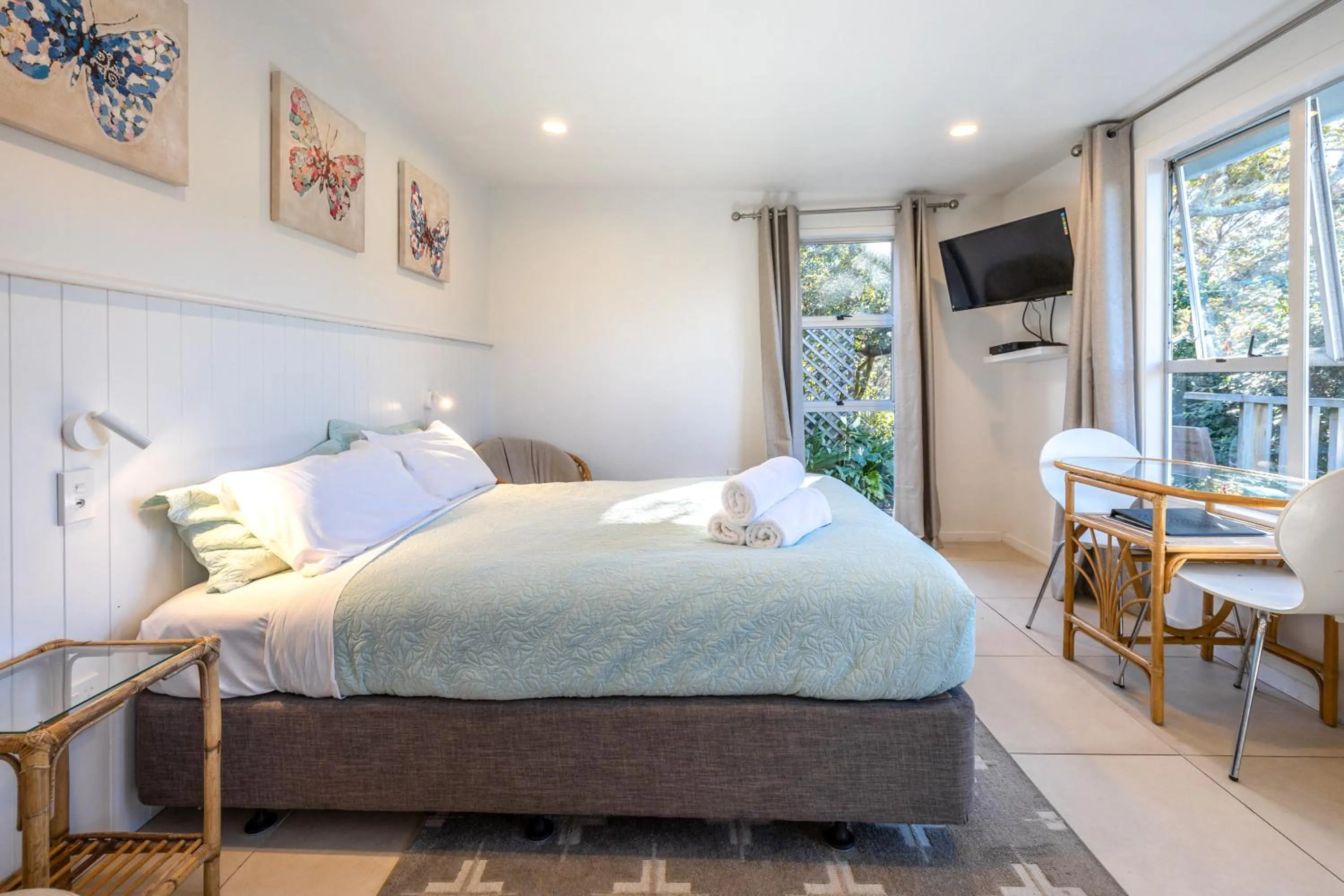 Bed in Waiheke Island Motel