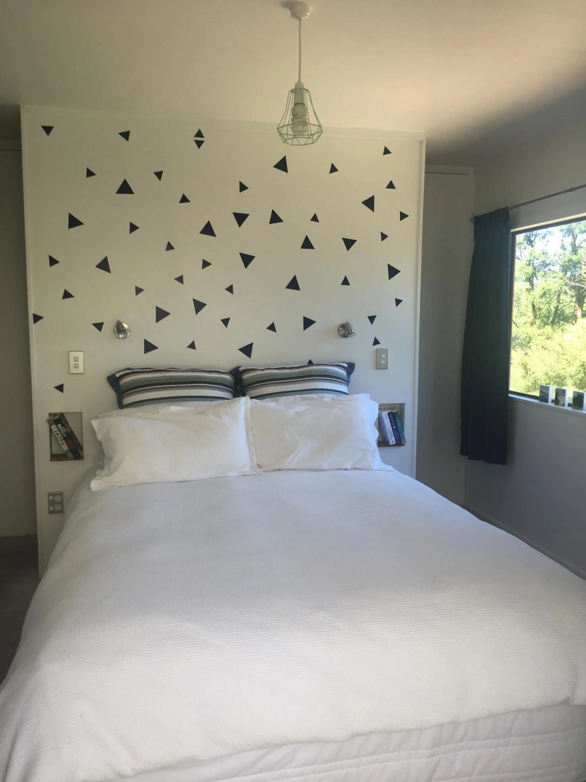 Bed in Waiheke Island Motel
