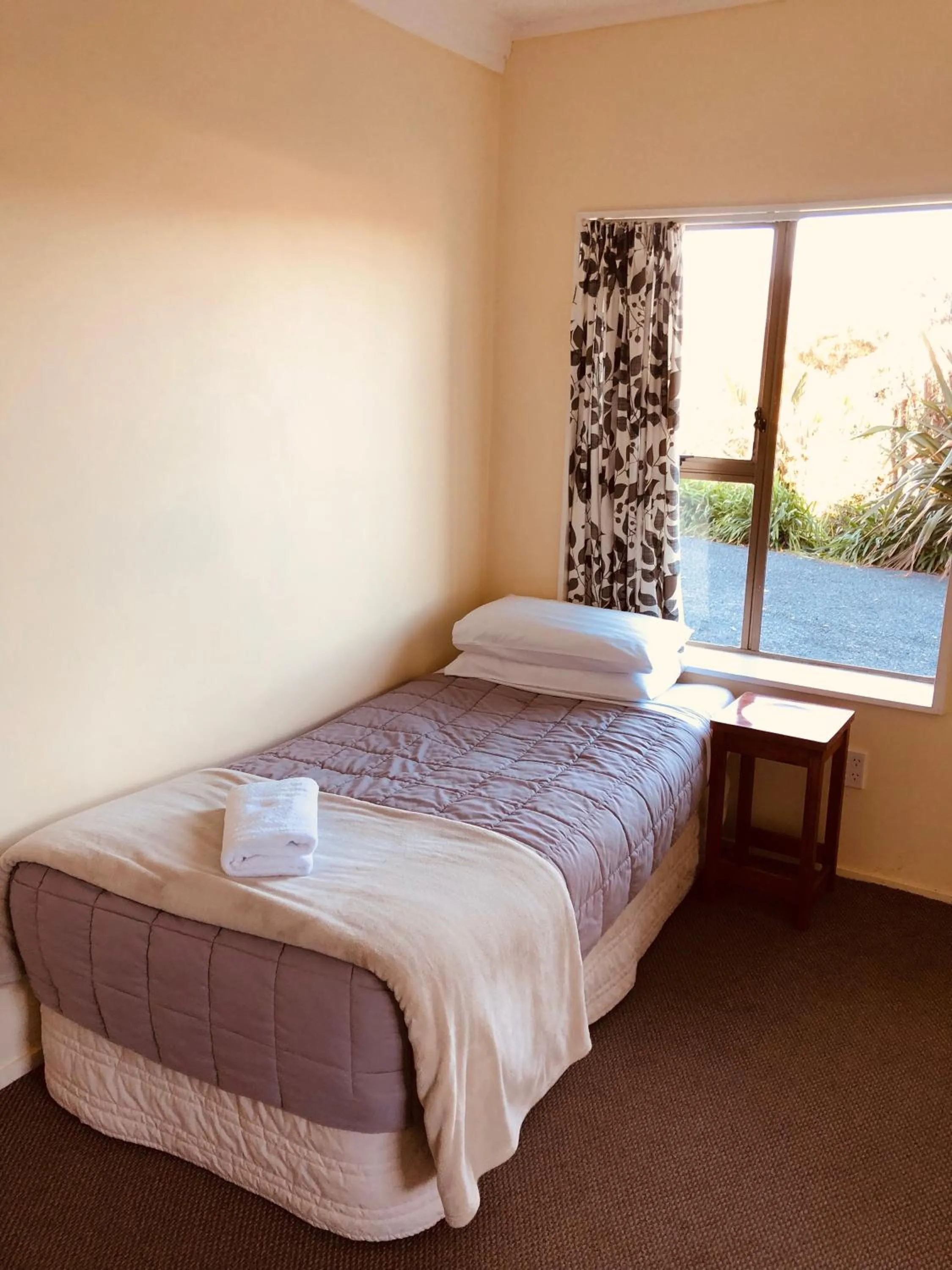 Bed in Waiheke Island Motel