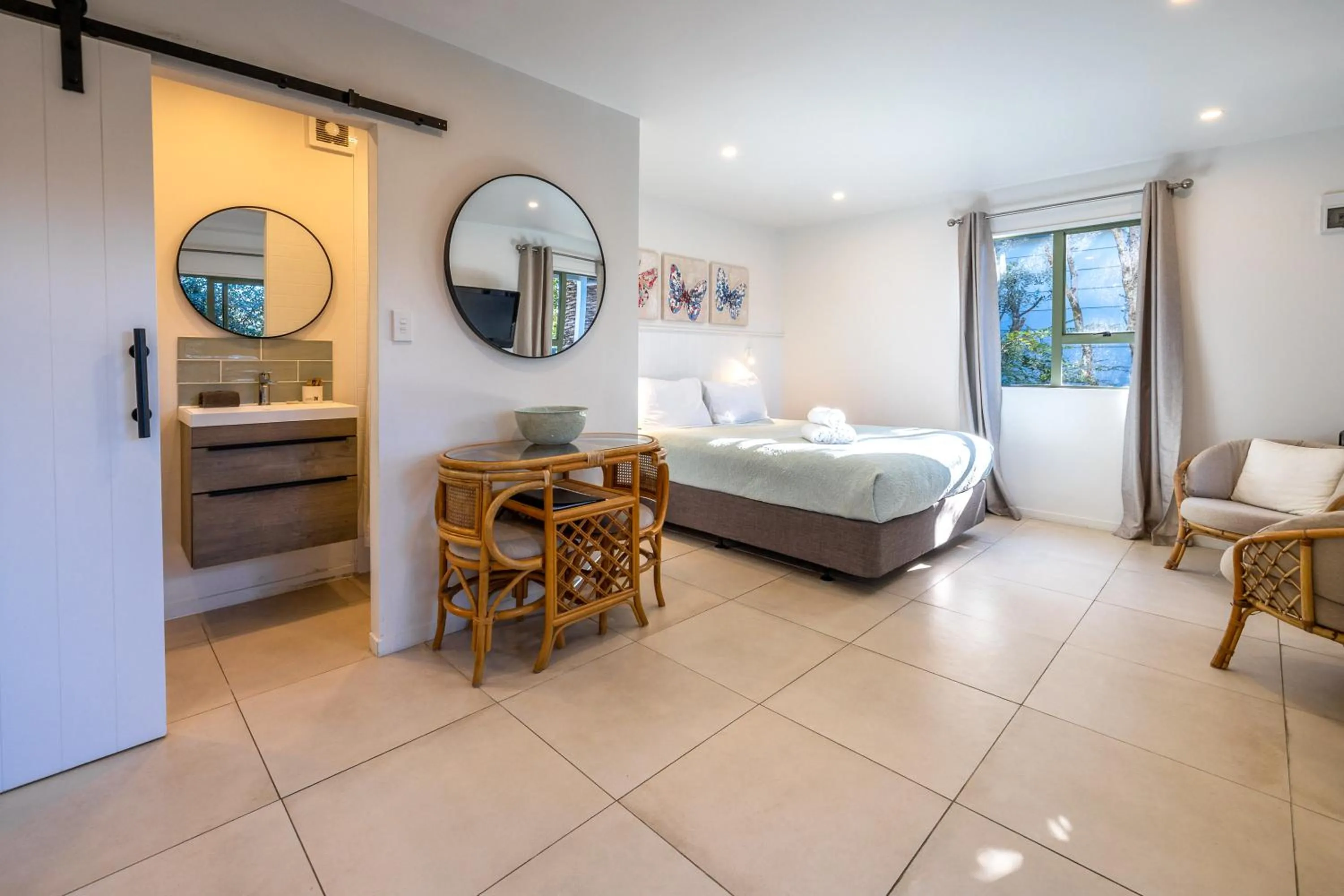 Bed in Waiheke Island Motel