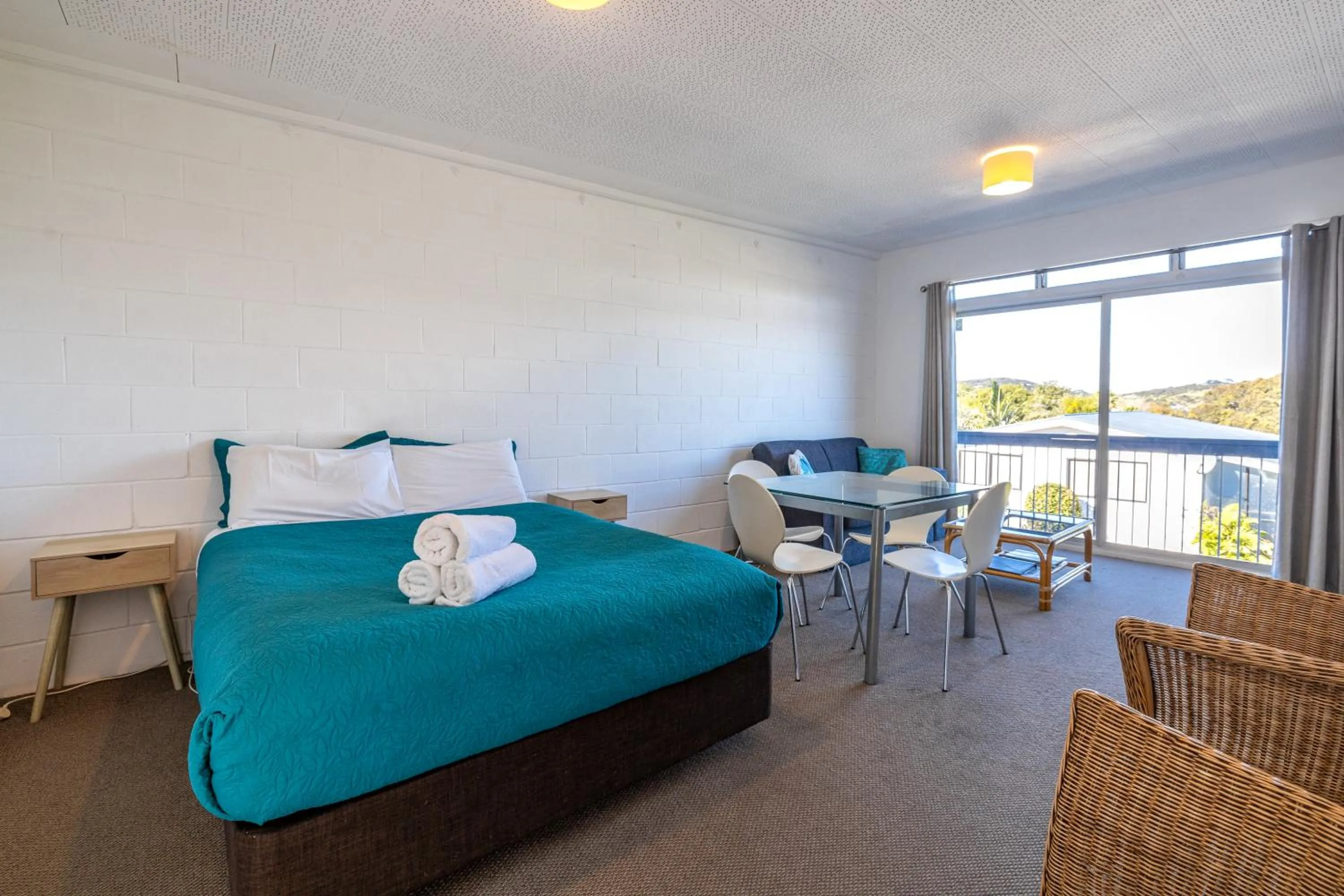 Bed in Waiheke Island Motel