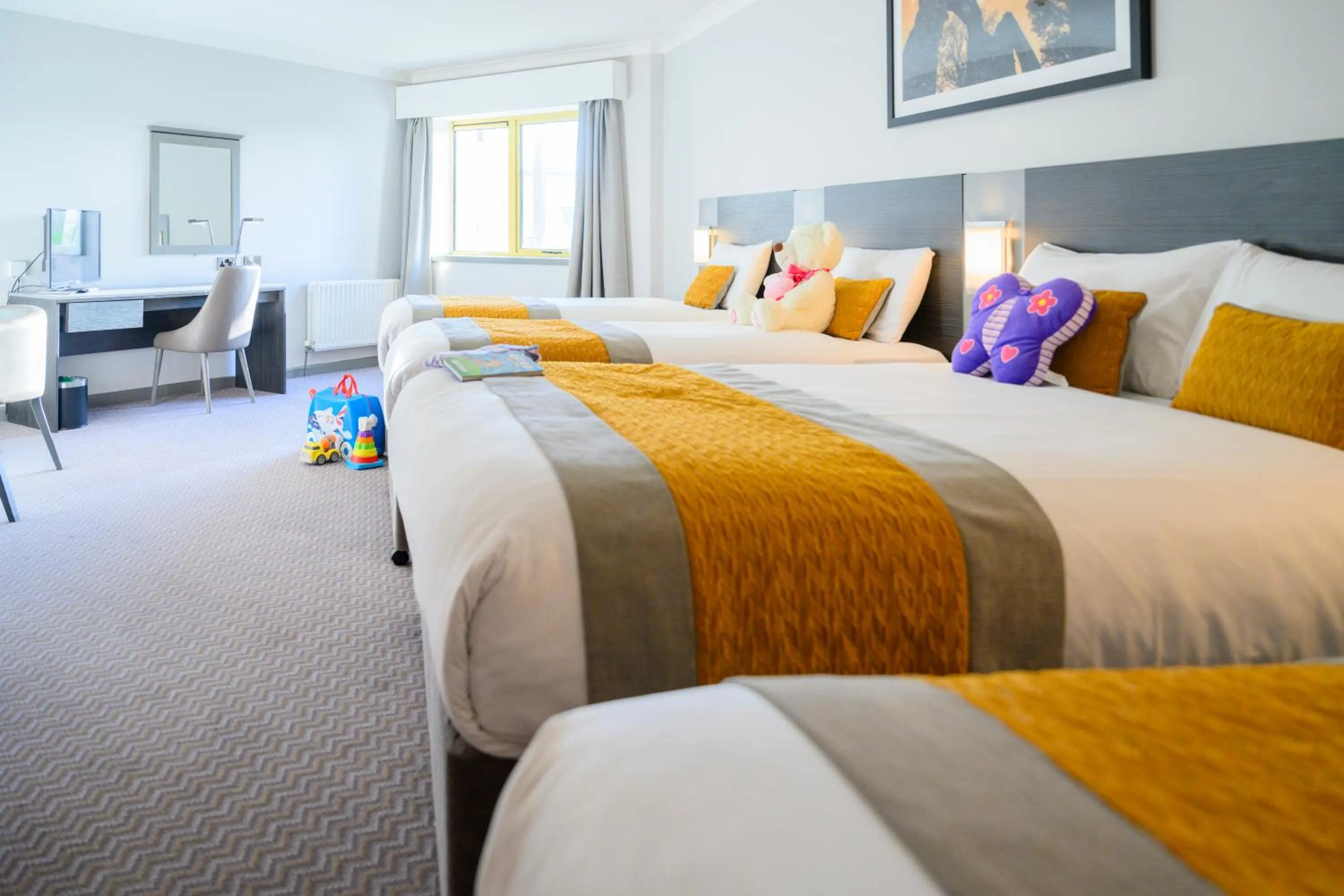 Bedroom, Bed in Newtown Park Hotel