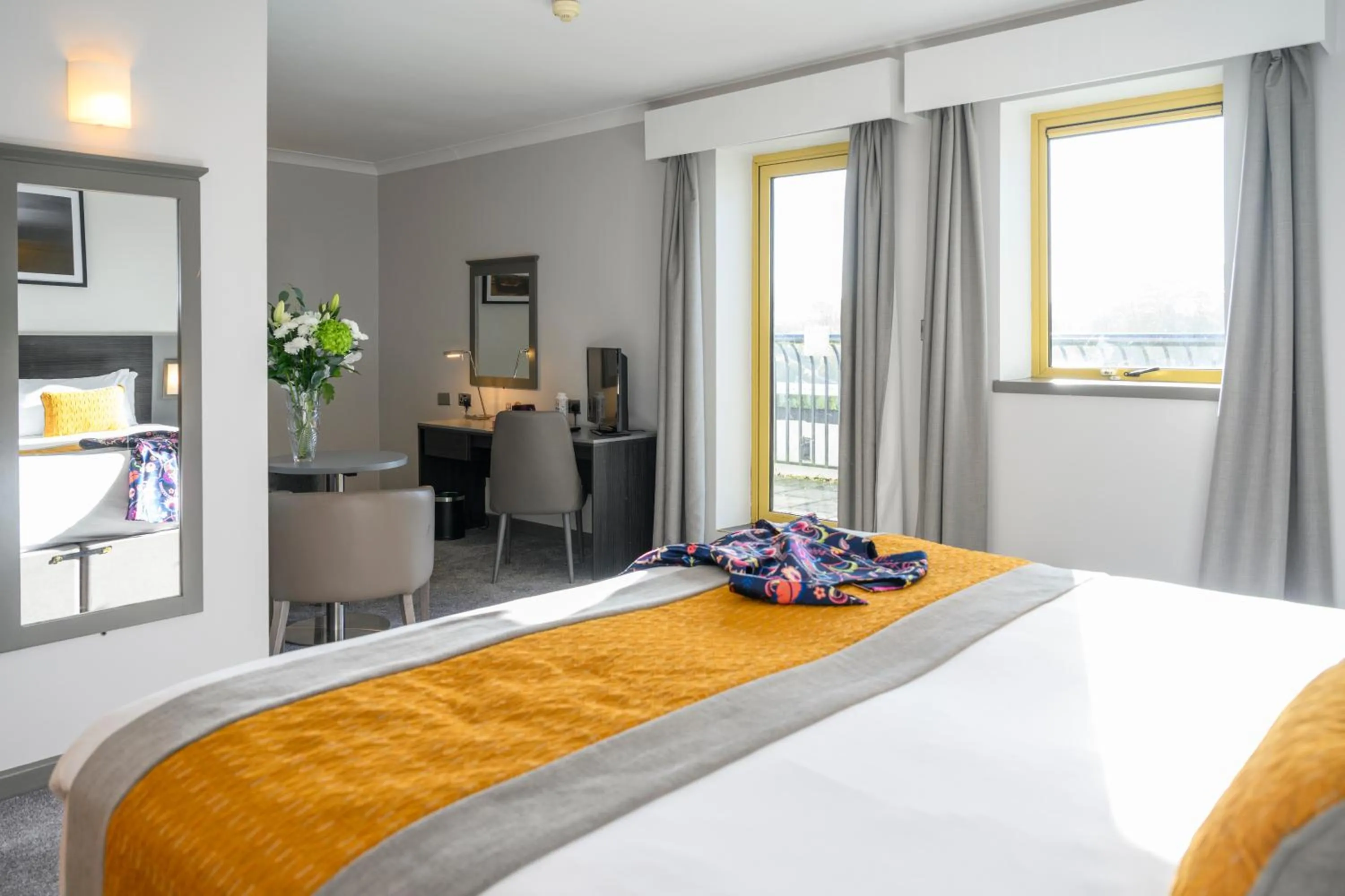 Bedroom, Bed in Newtown Park Hotel