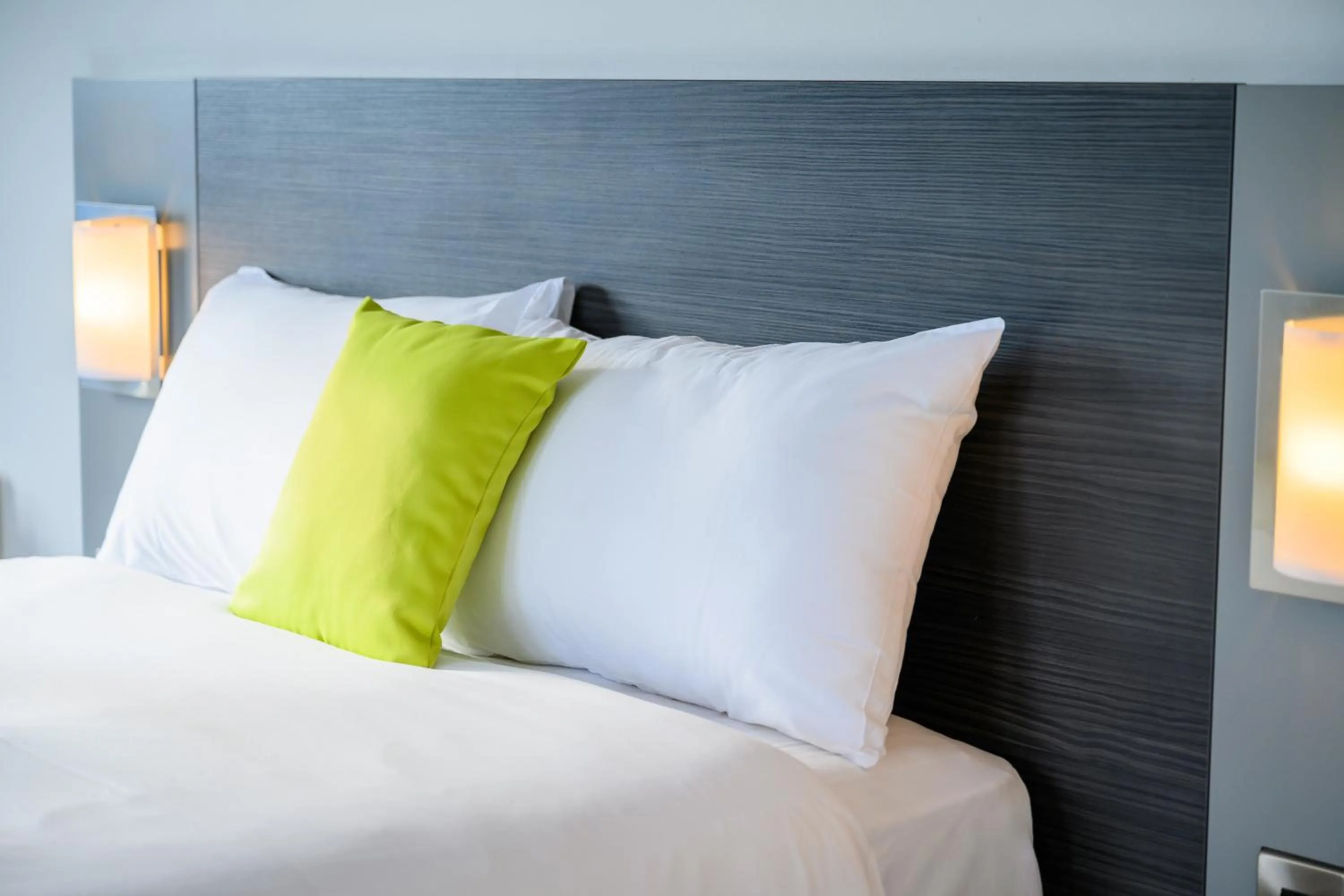 Bedroom, Bed in Newtown Park Hotel