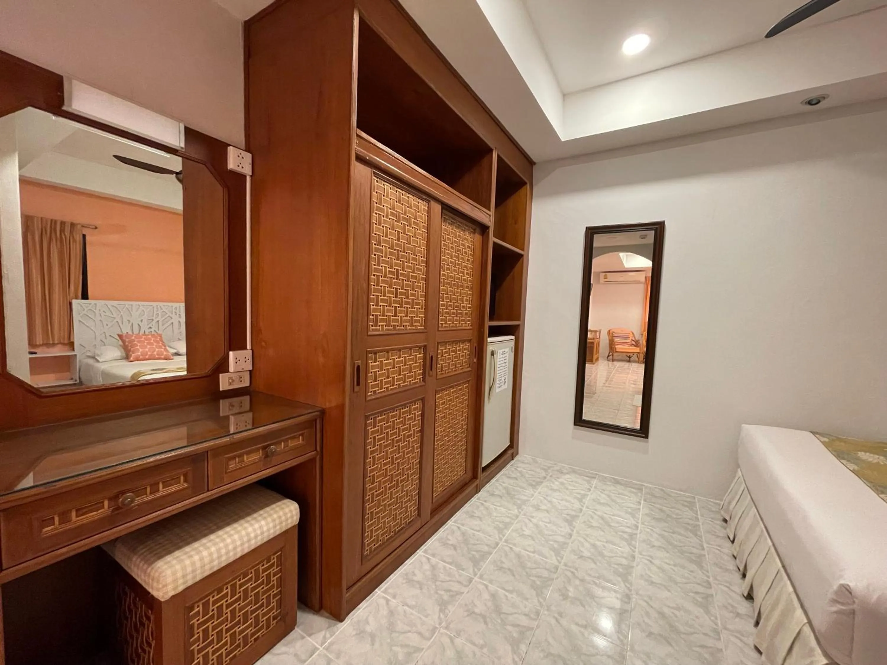 Bed in Summer Breeze Hotel