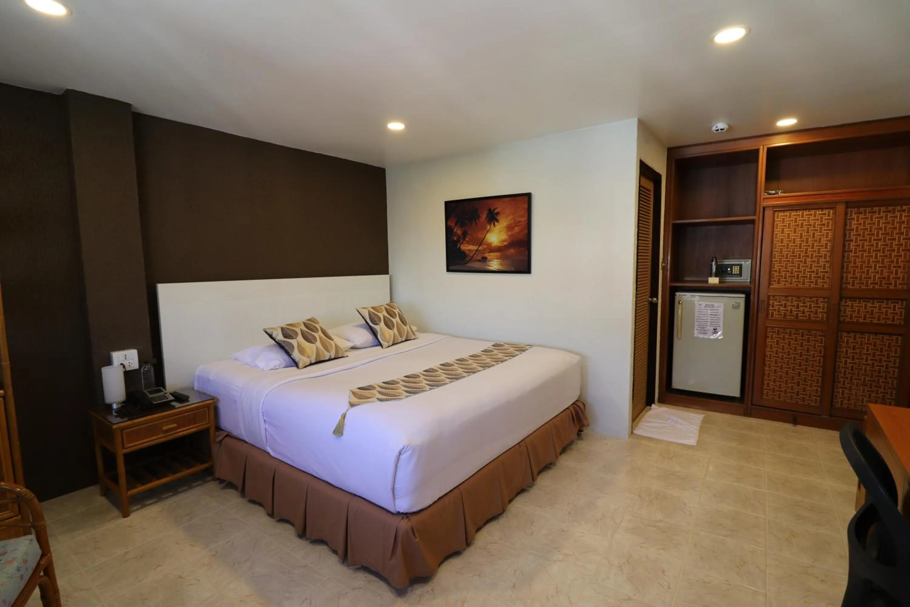 Bed in Summer Breeze Hotel