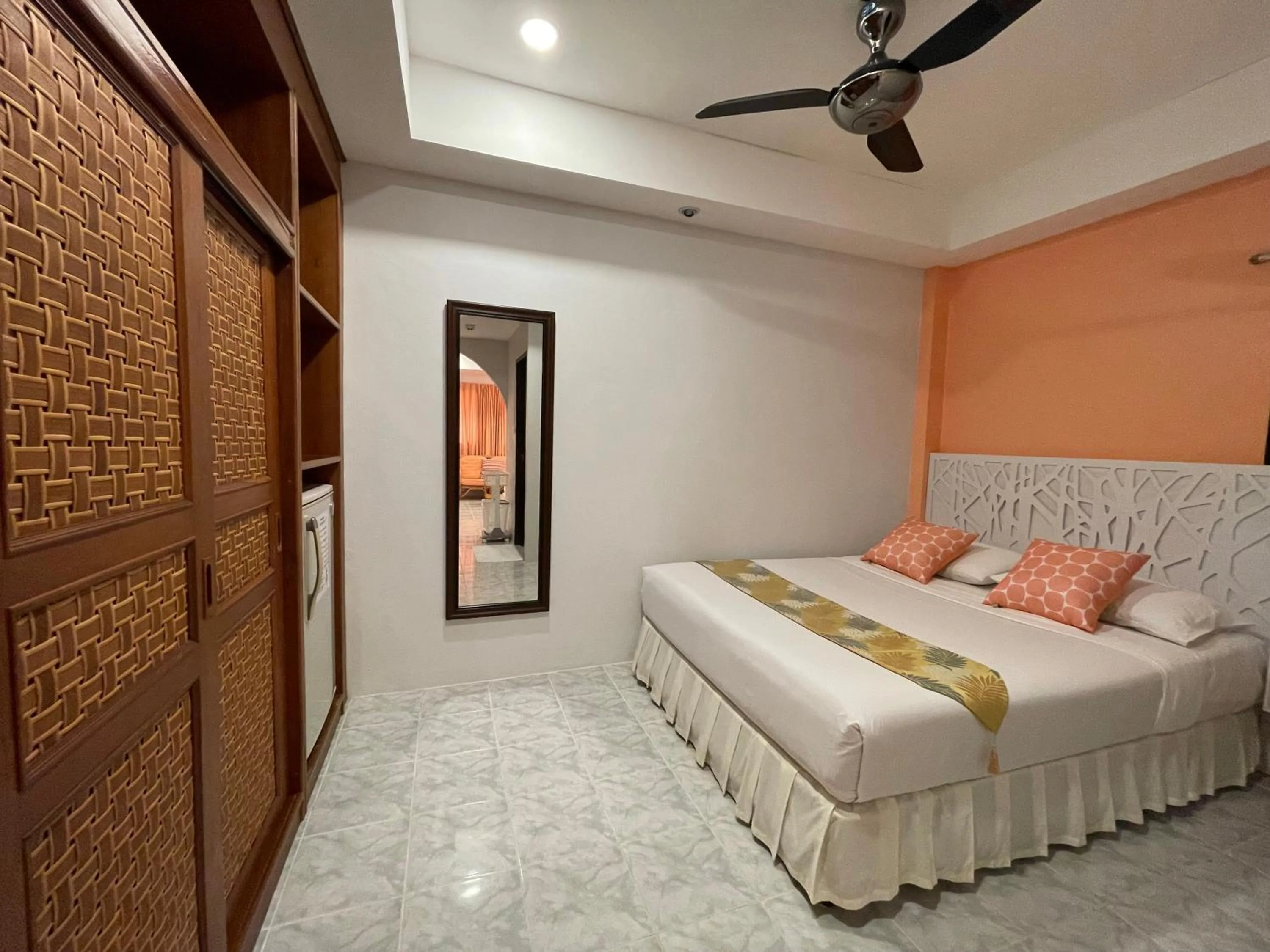 Bed in Summer Breeze Hotel