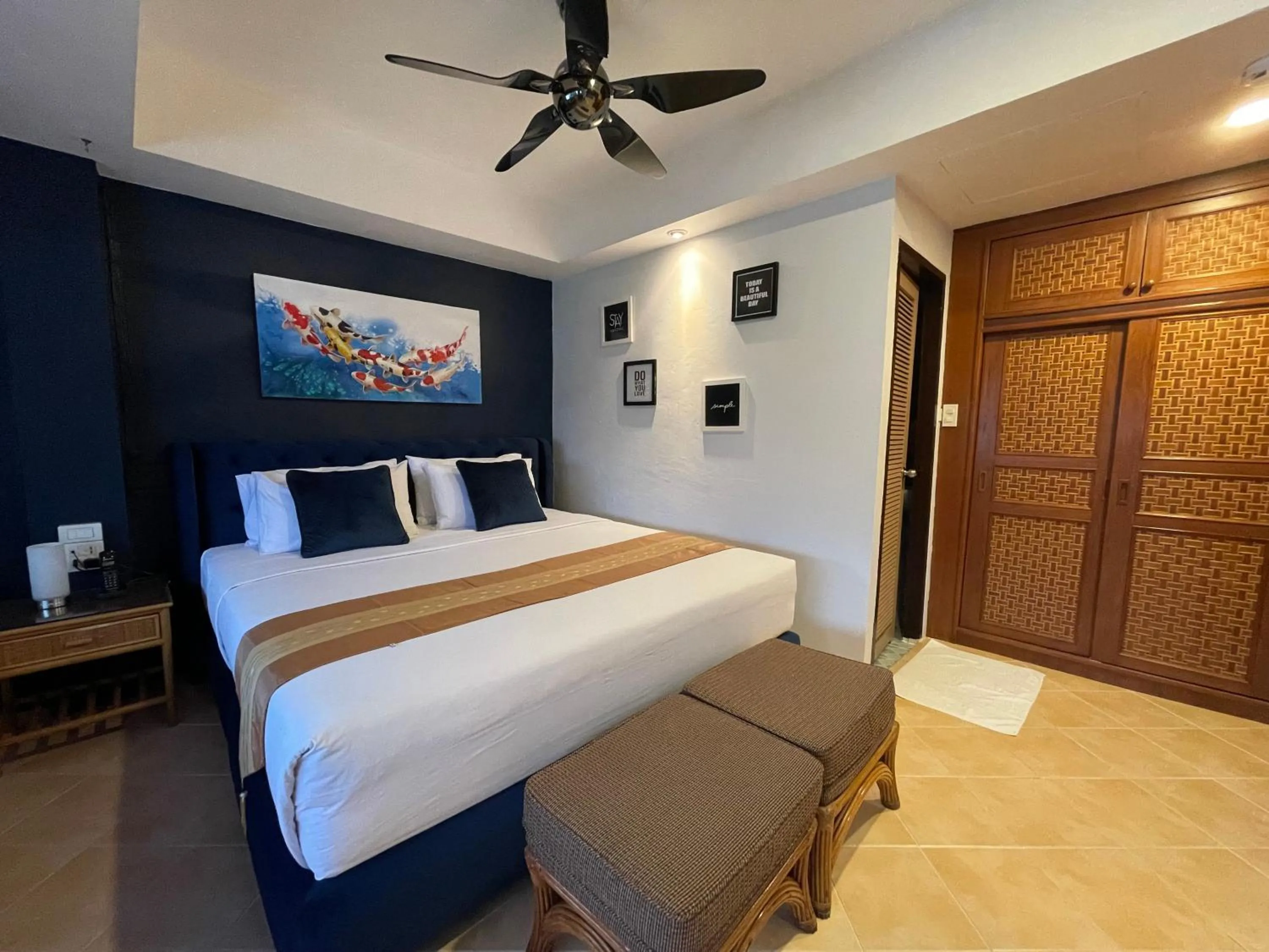 Bed in Summer Breeze Hotel