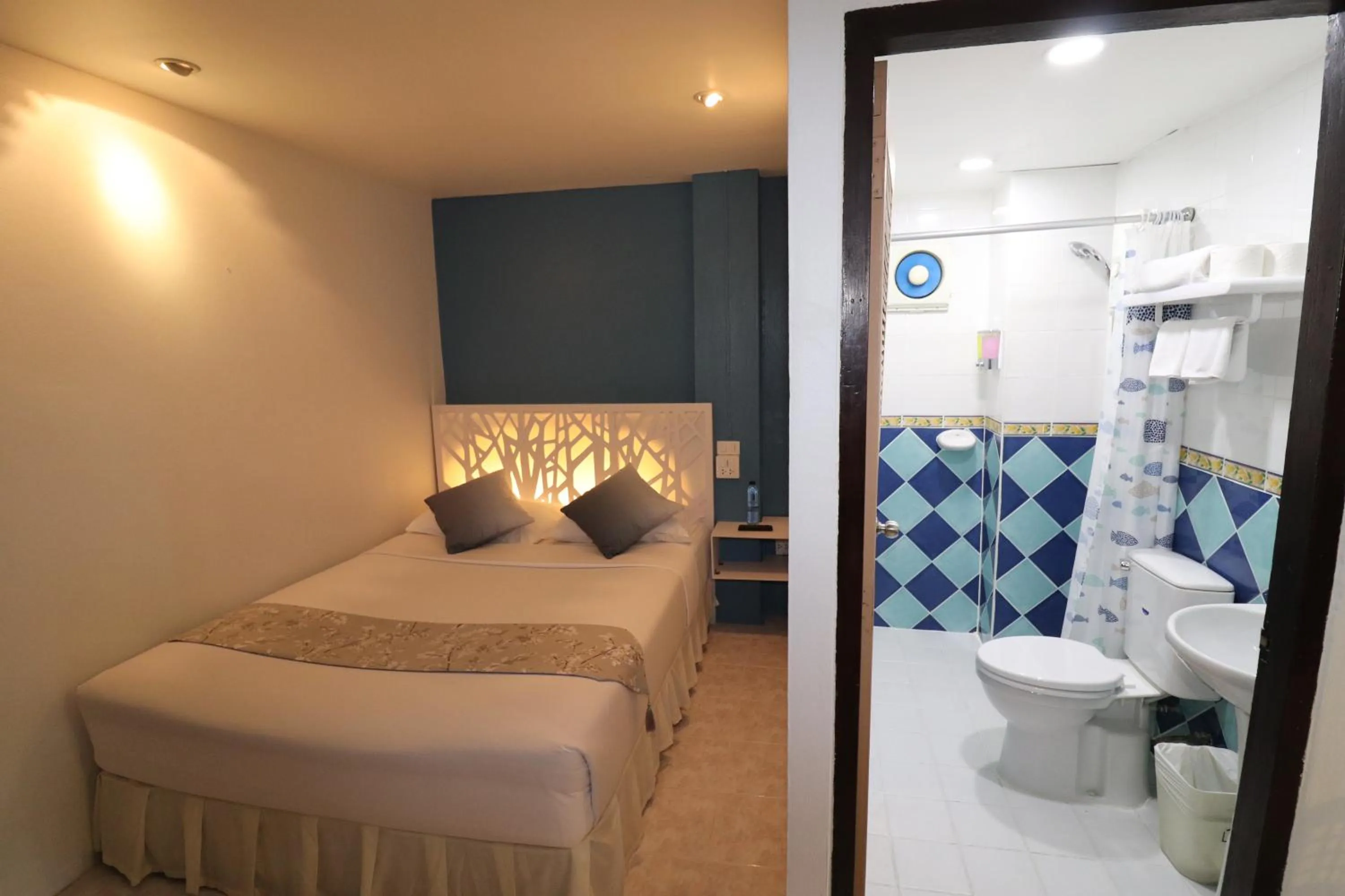 Bed in Summer Breeze Hotel